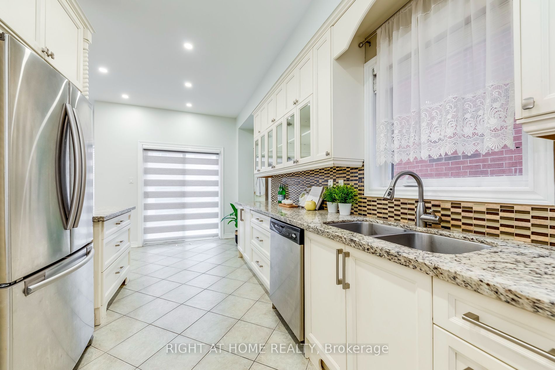 28 Ozner Cres