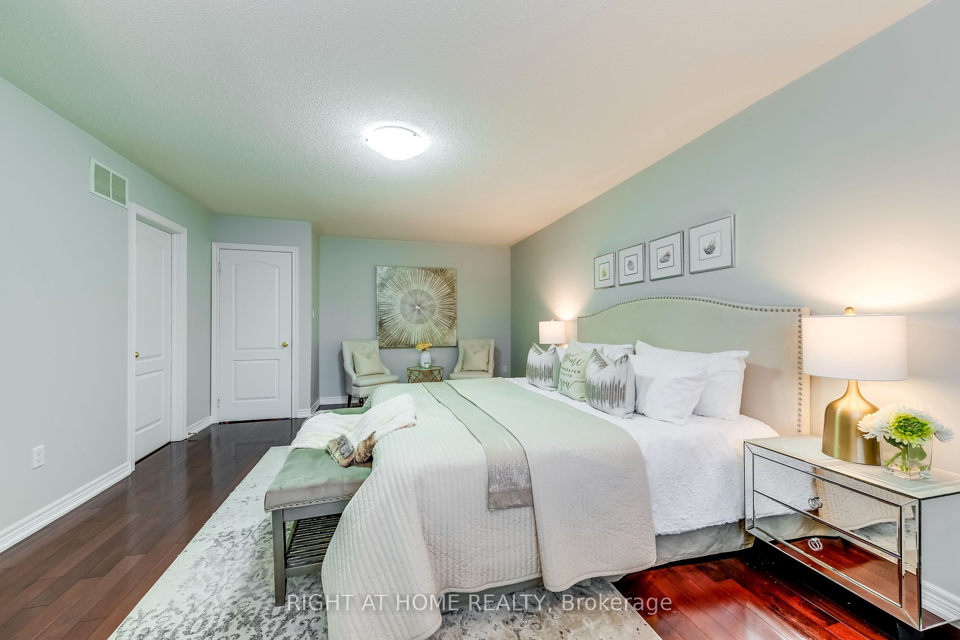 28 Ozner Cres