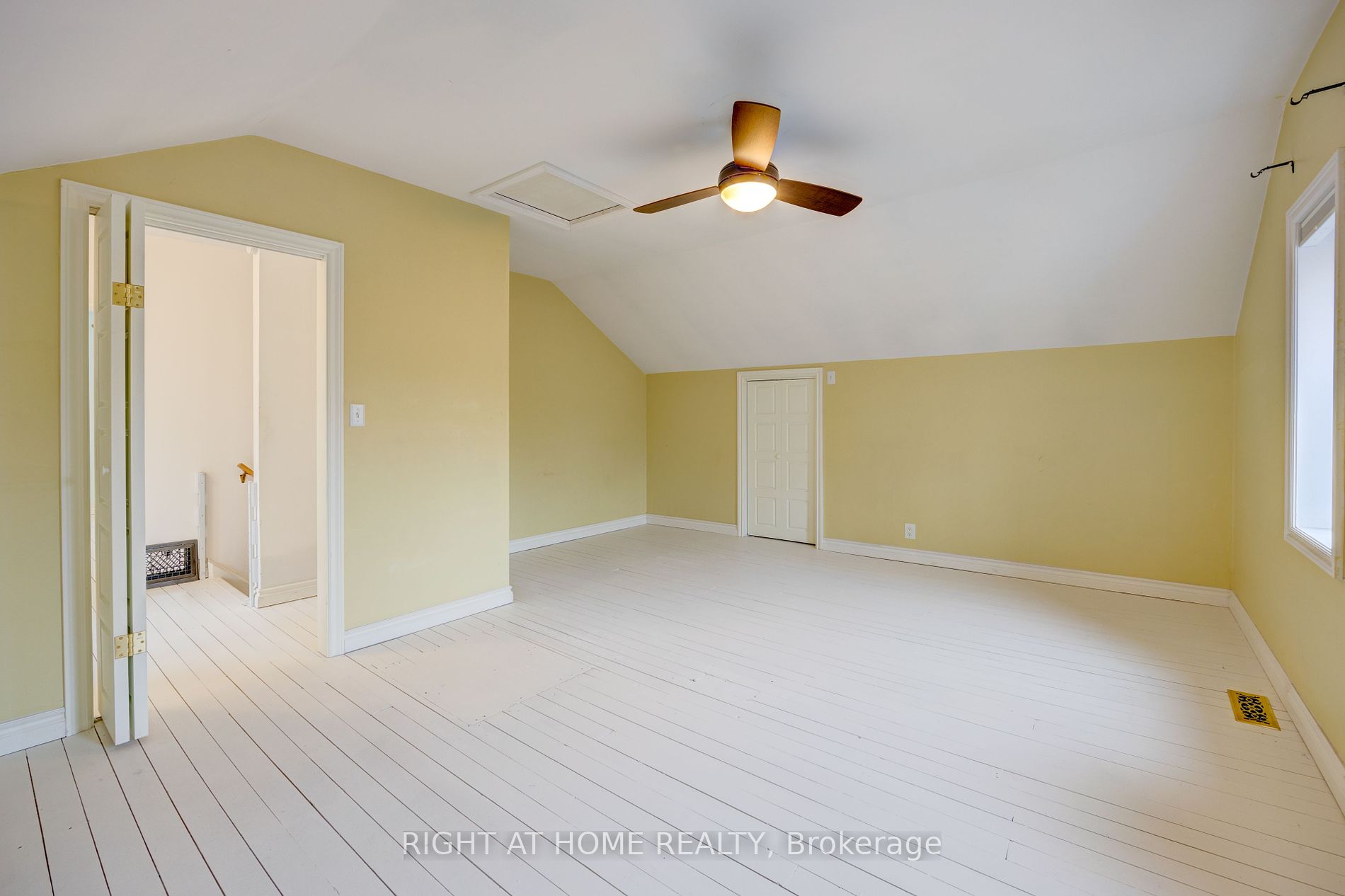 312 Andrew St