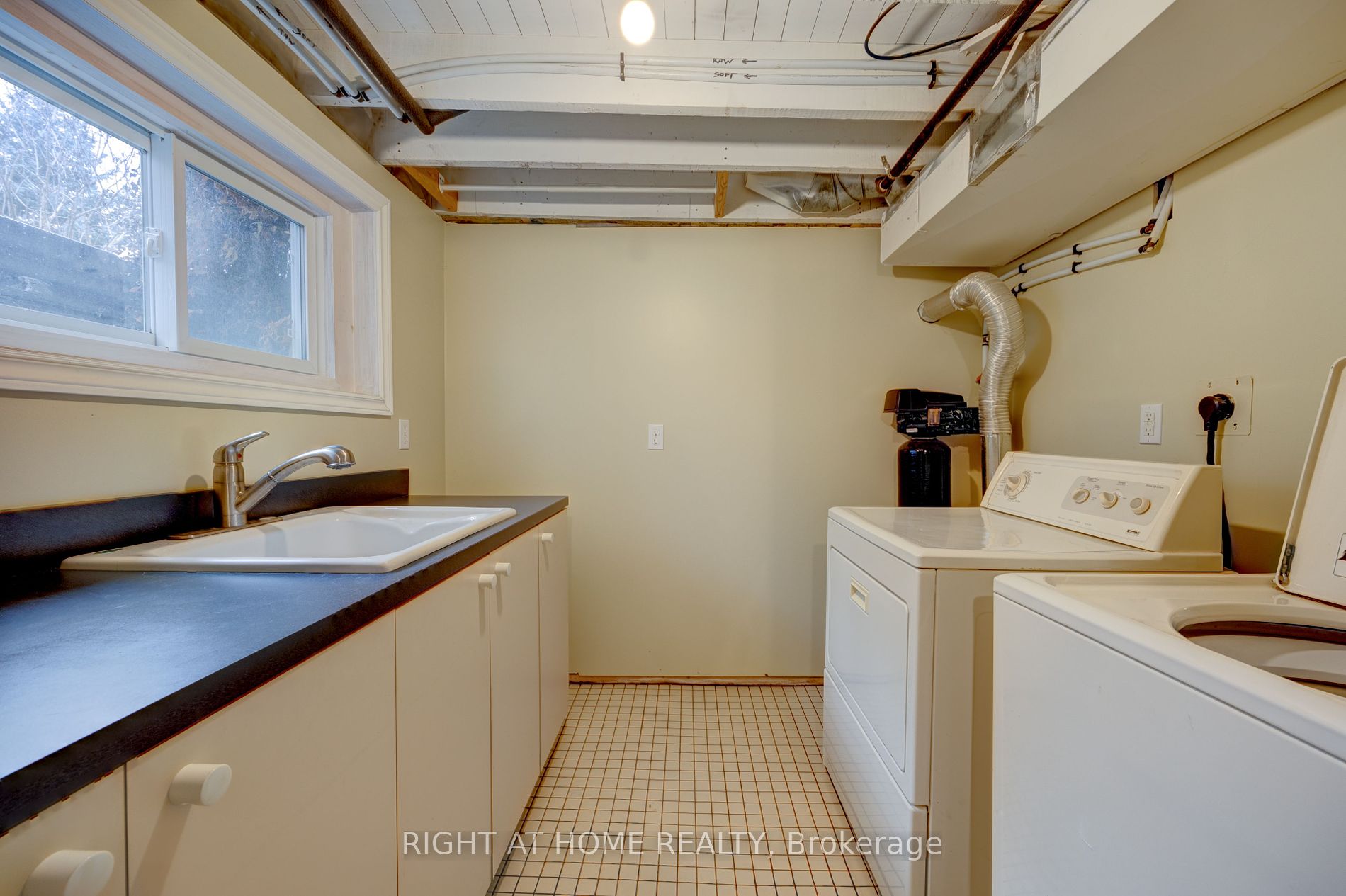 312 Andrew St