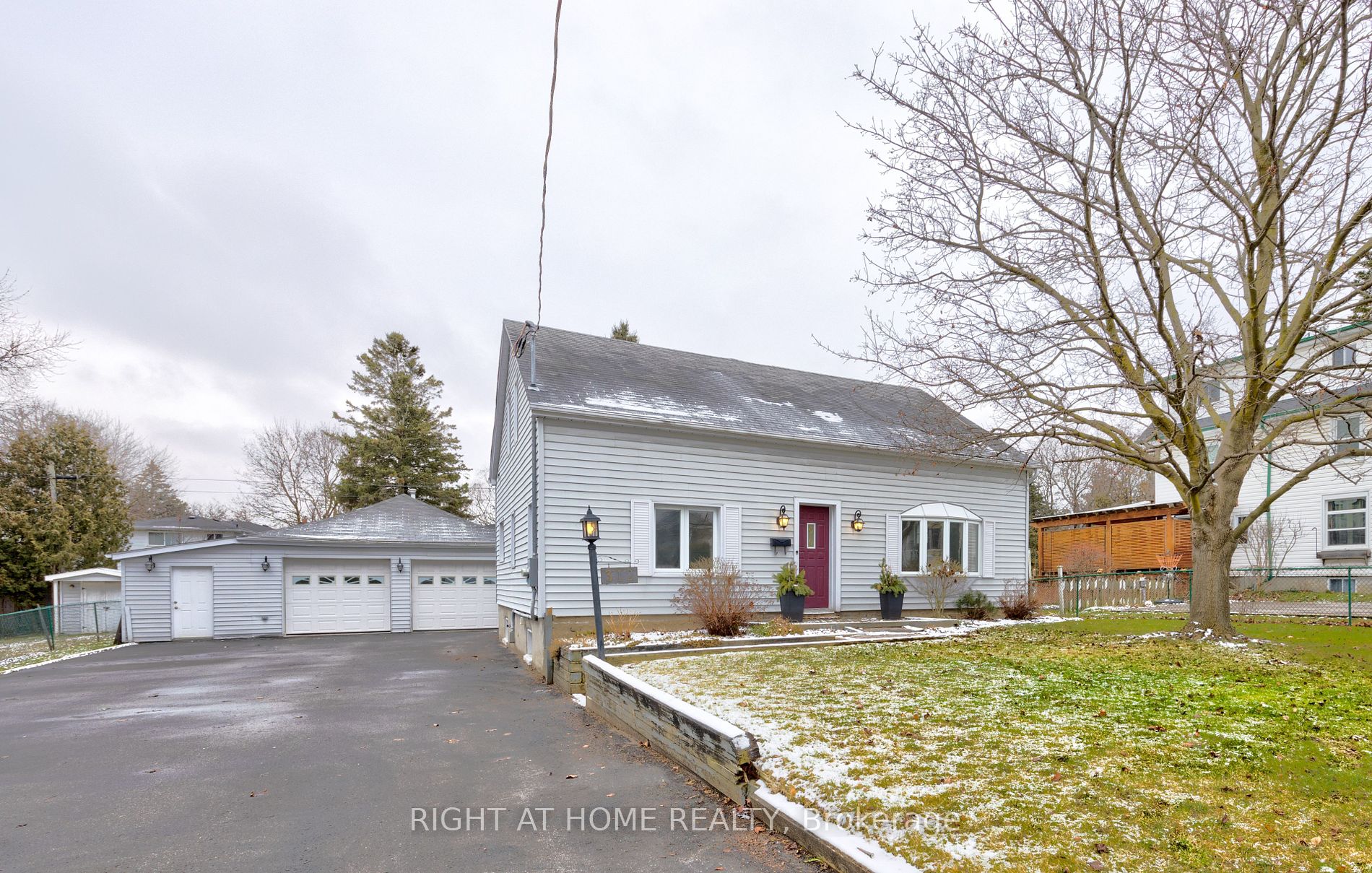312 Andrew St