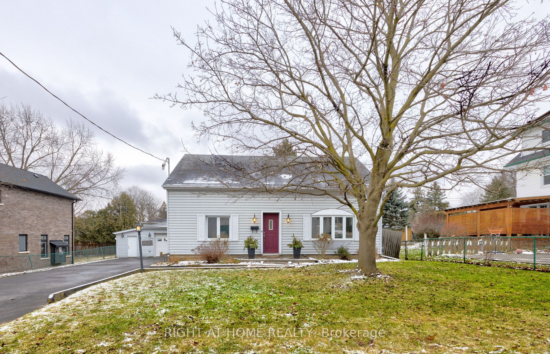 312 Andrew St