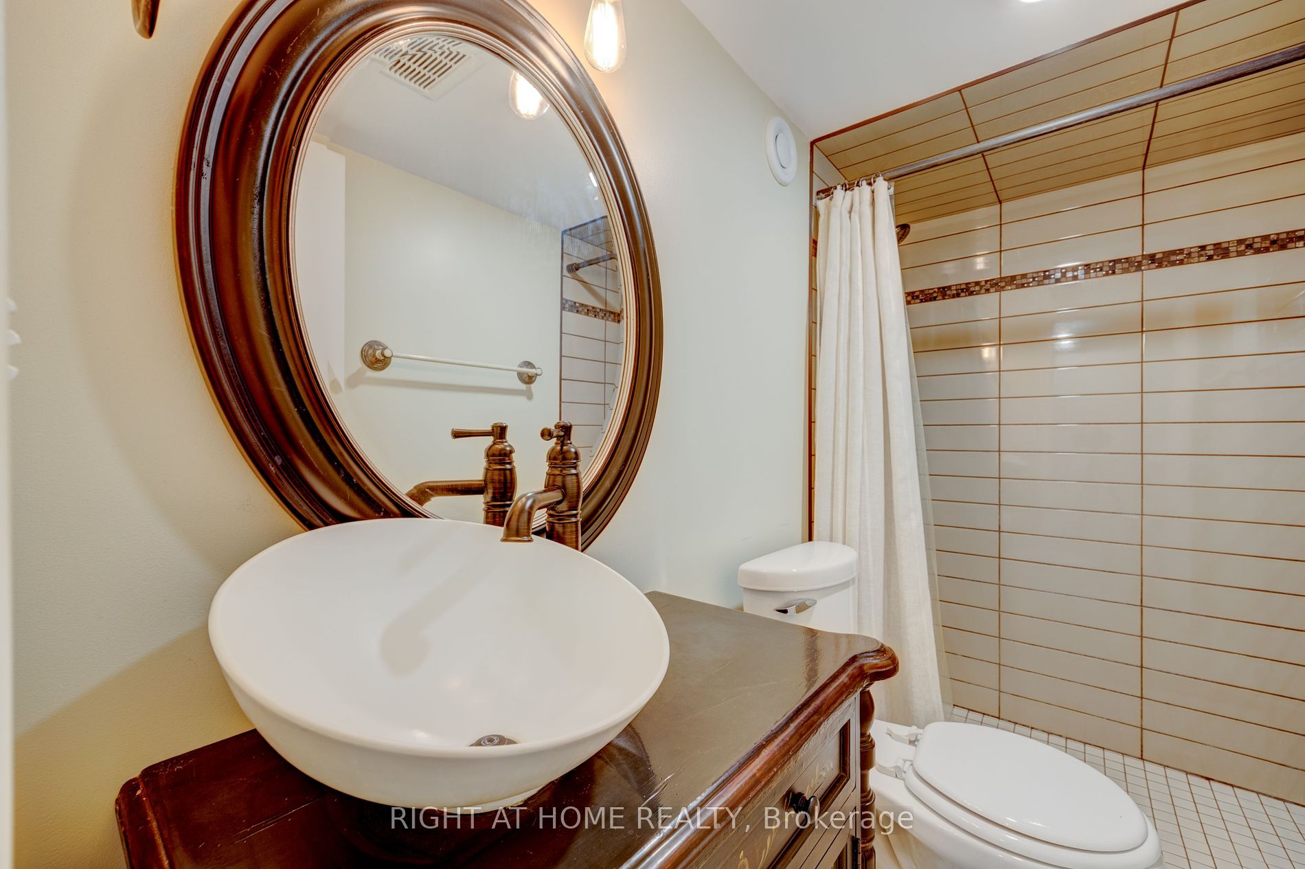 312 Andrew St