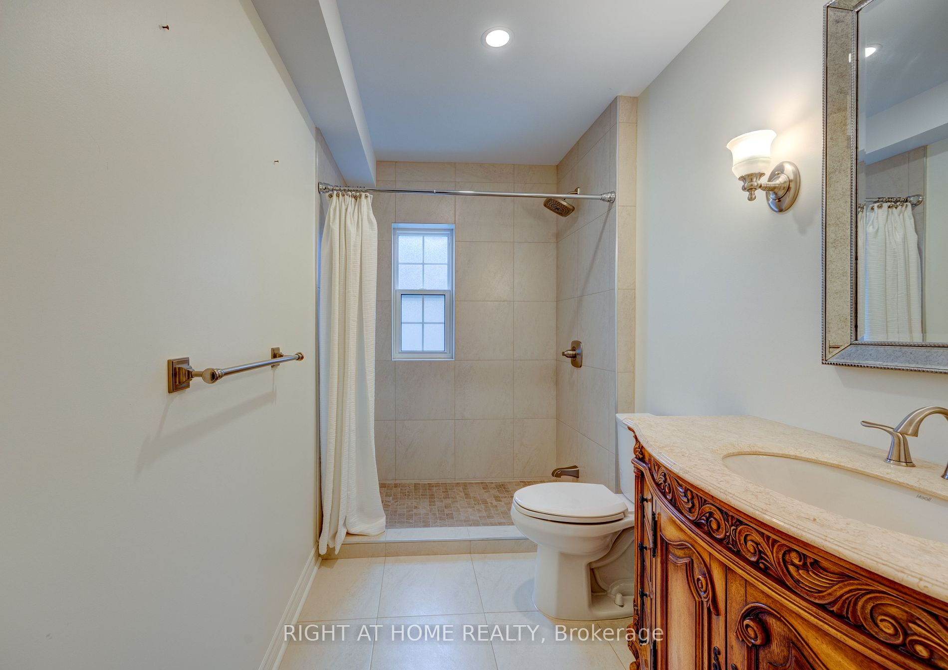 312 Andrew St