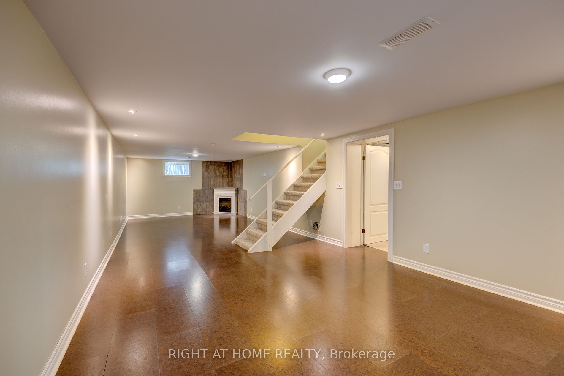 312 Andrew St