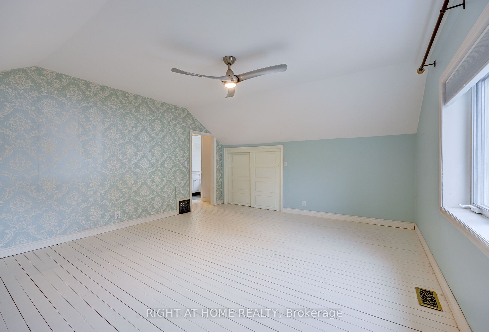 312 Andrew St