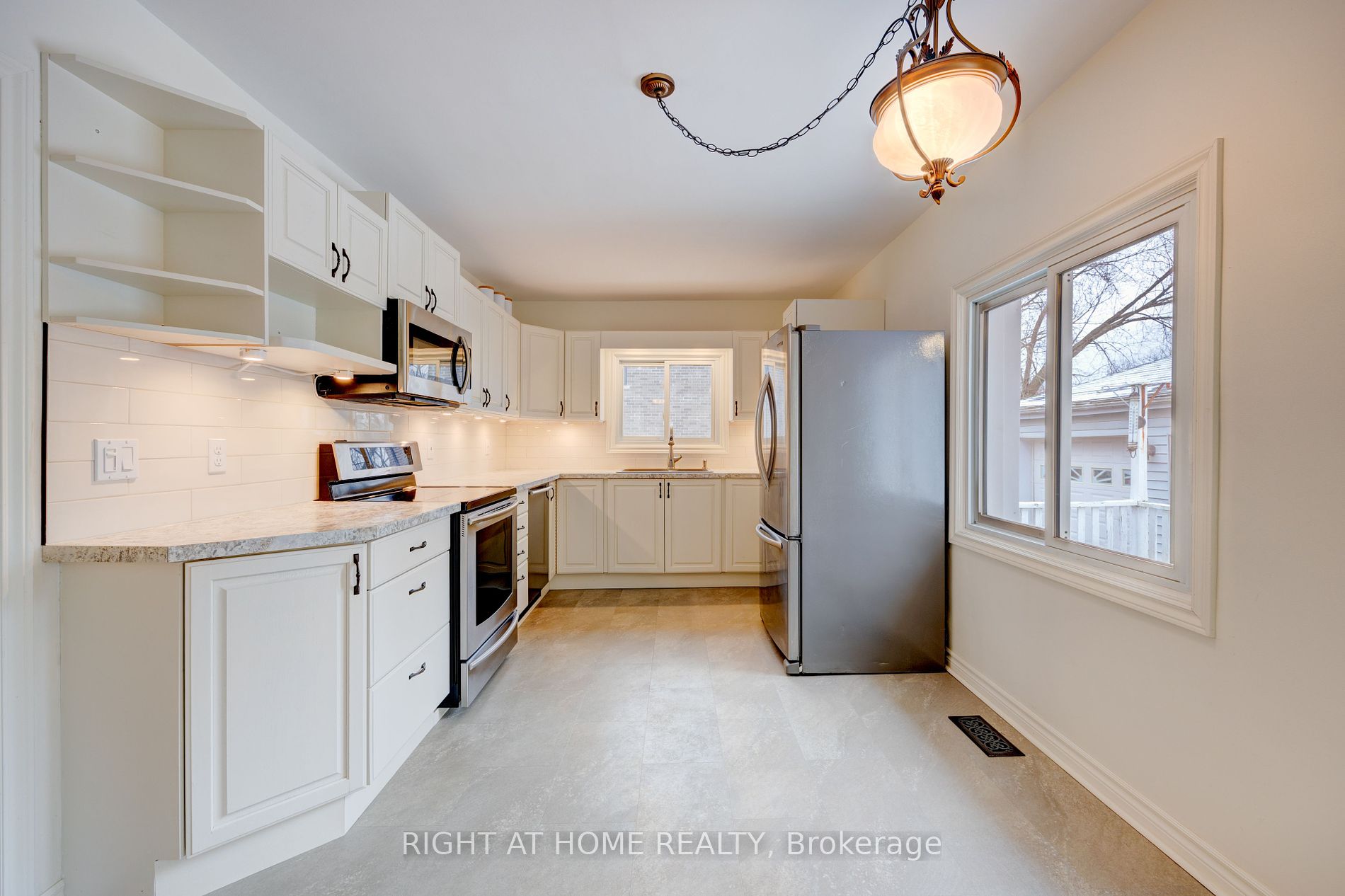 312 Andrew St