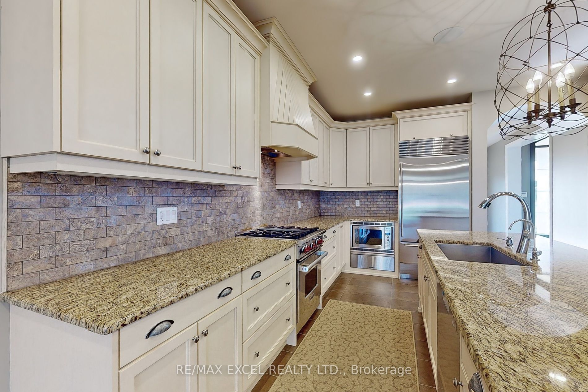 47 Whitewood Dr