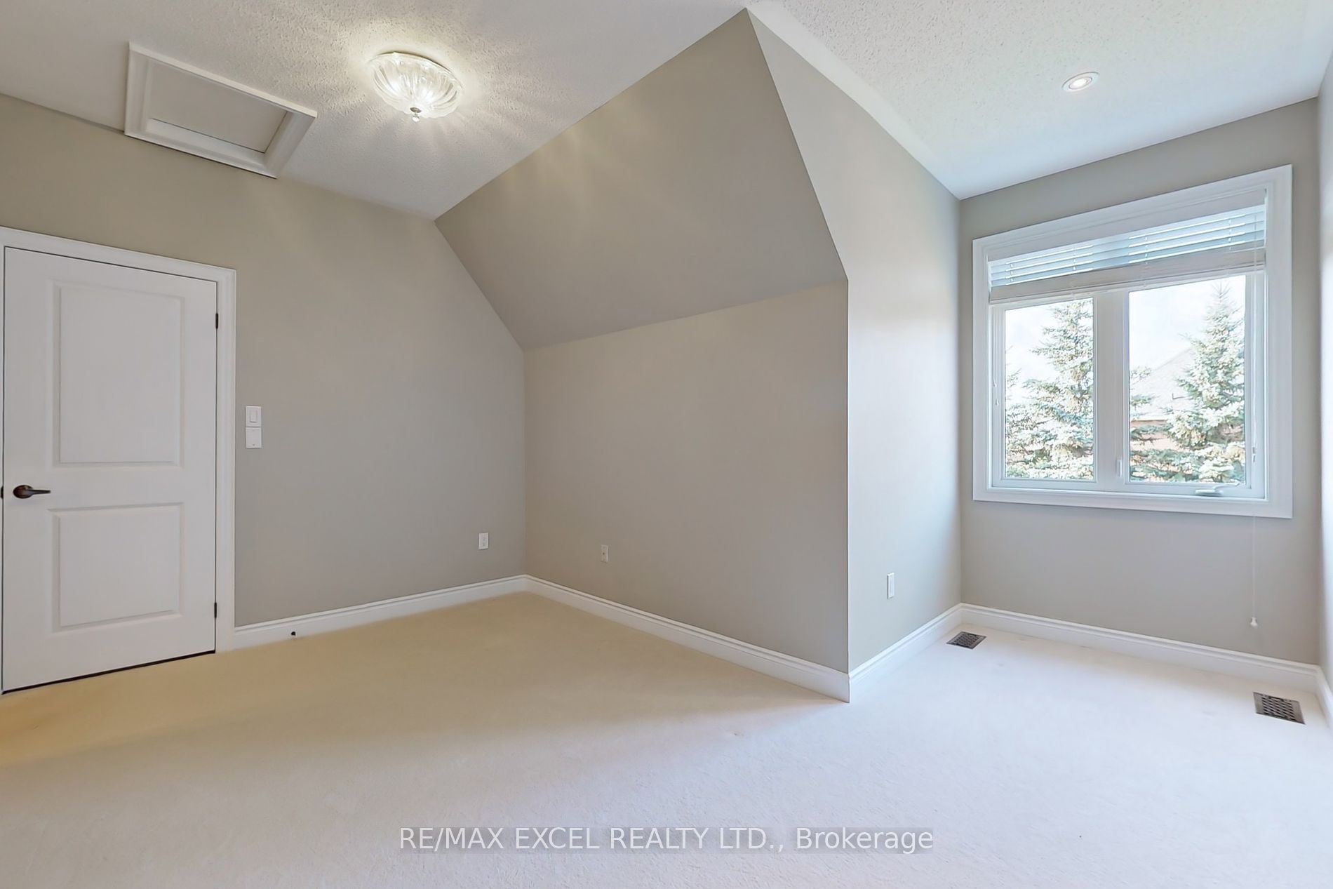 47 Whitewood Dr