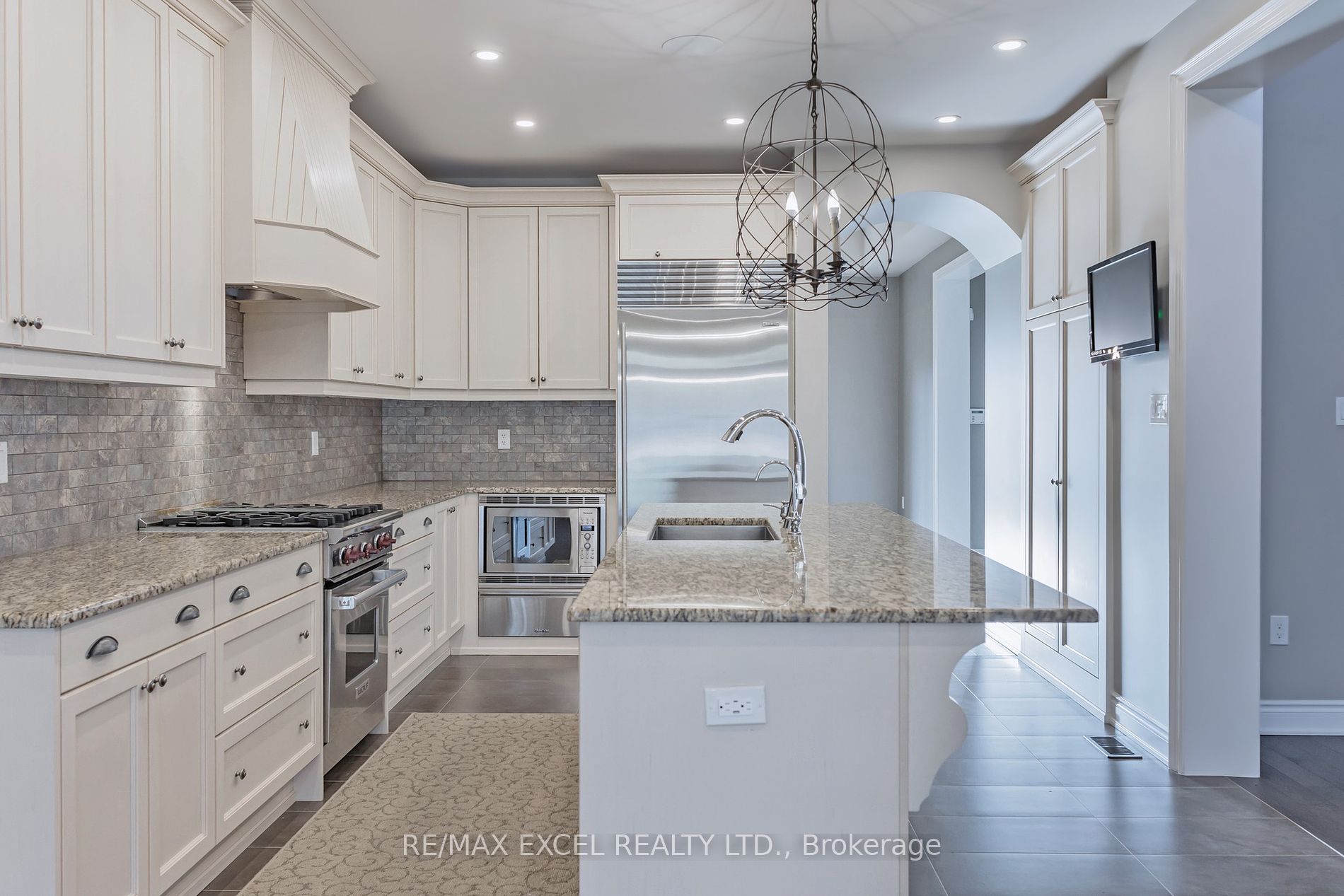 47 Whitewood Dr