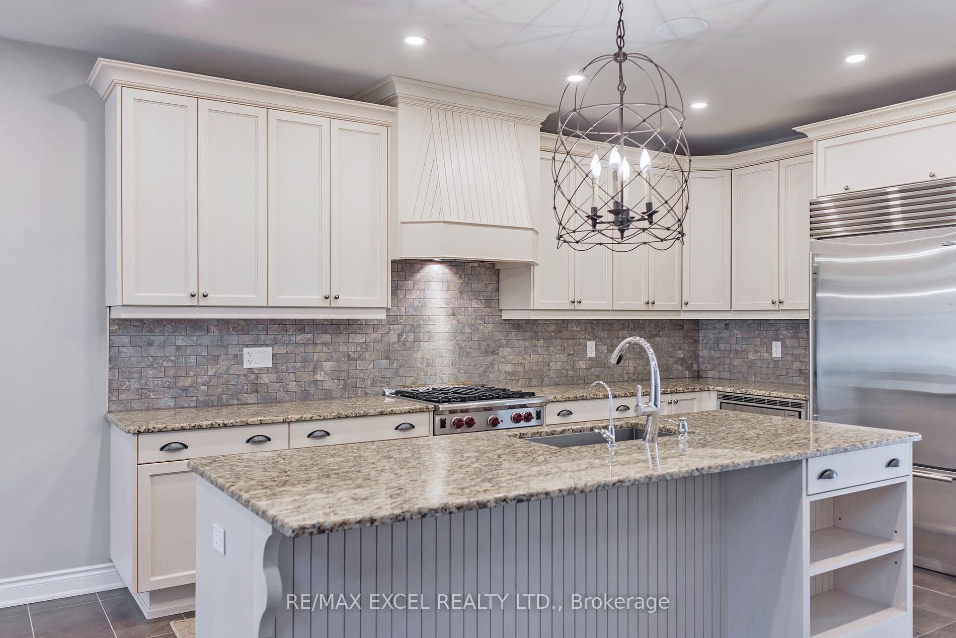 47 Whitewood Dr