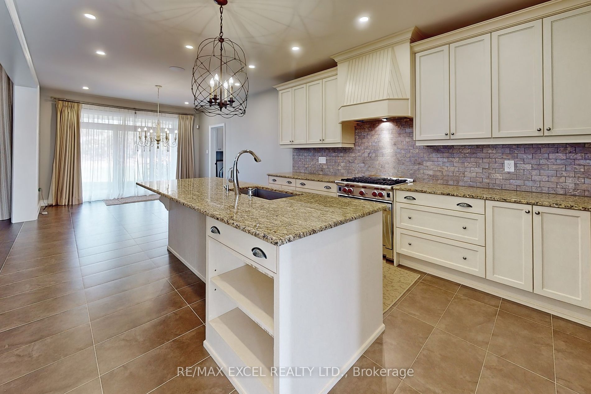 47 Whitewood Dr