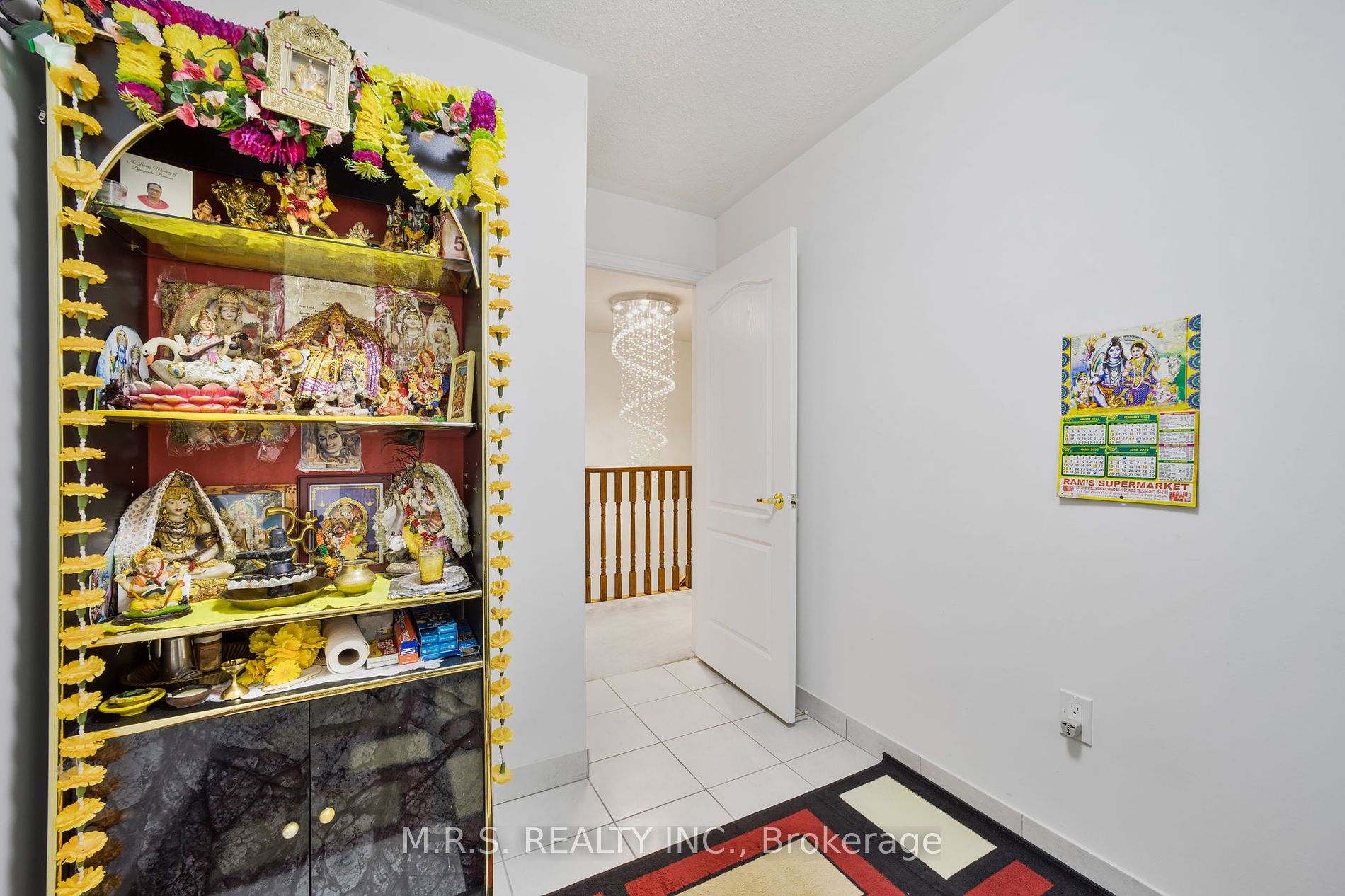 98 Gold Park Gate