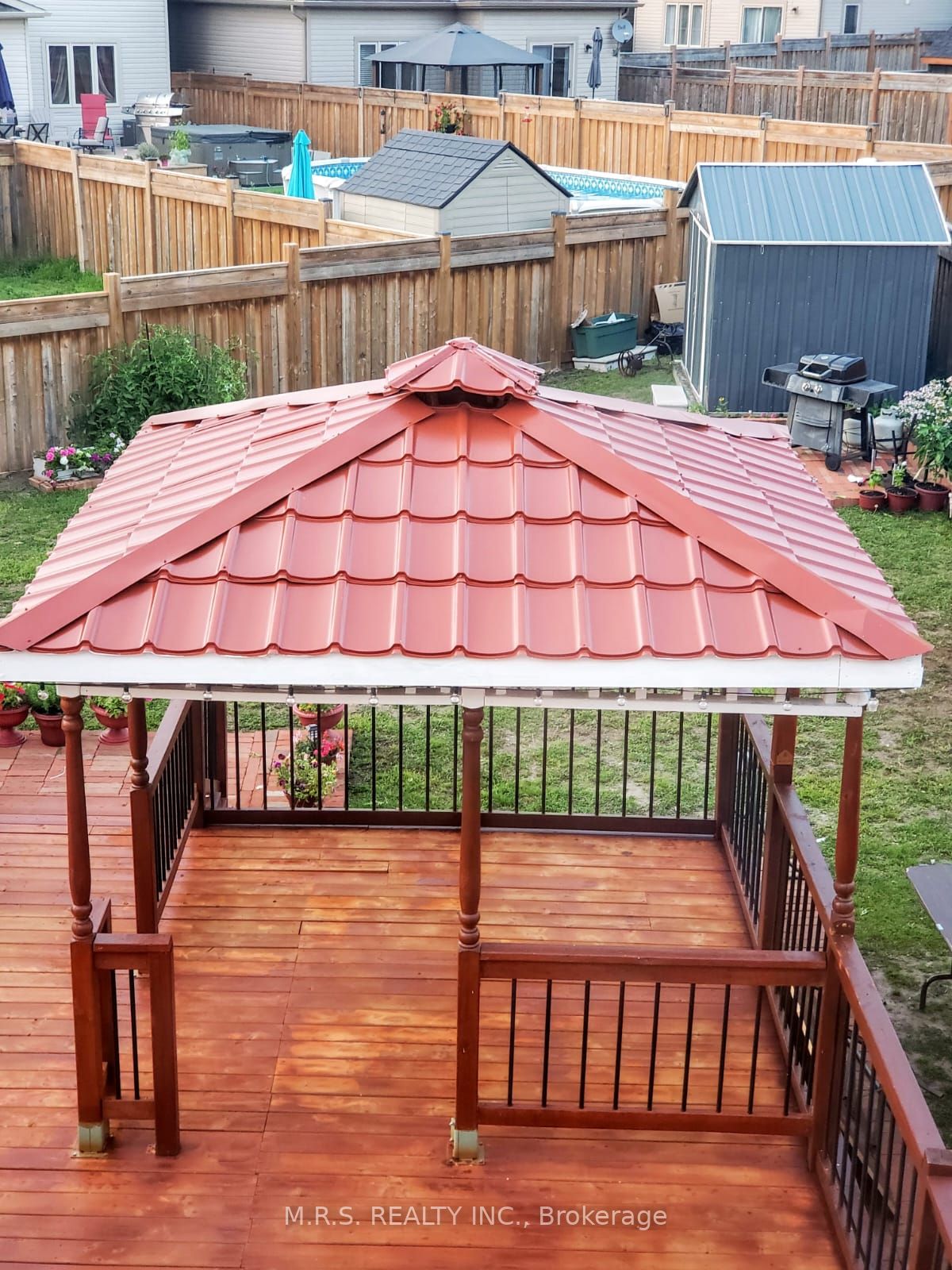 98 Gold Park Gate