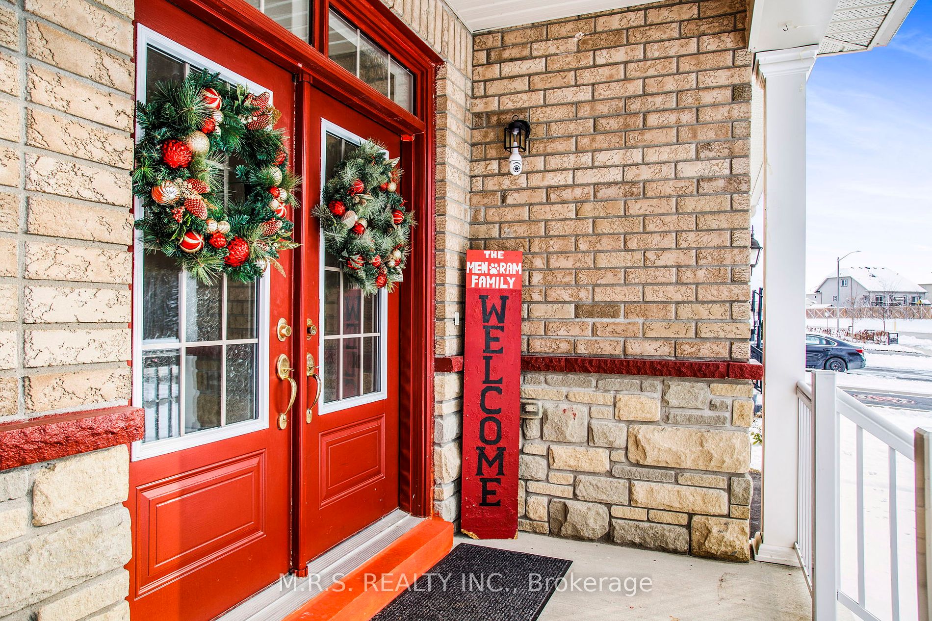 98 Gold Park Gate