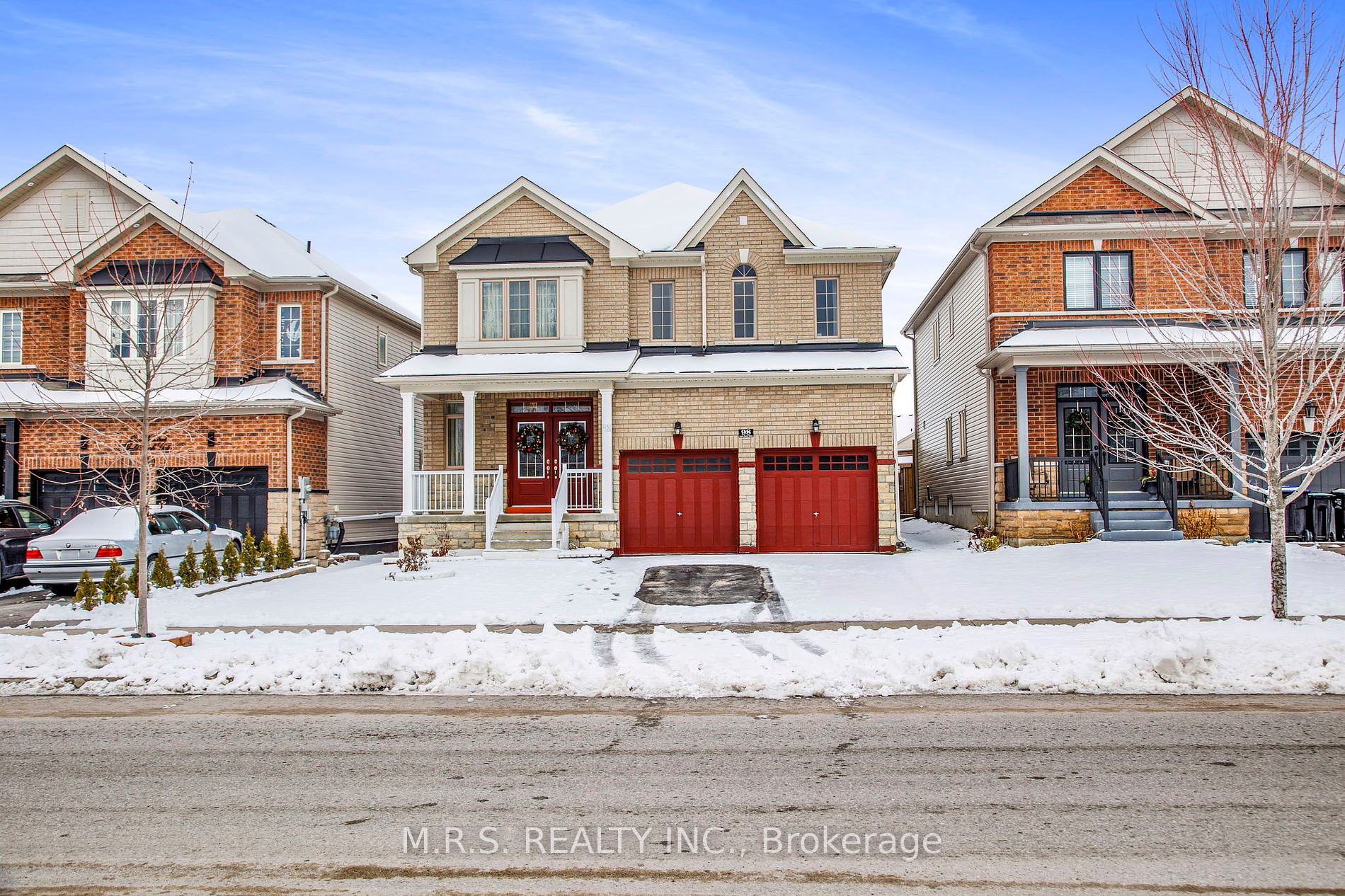 98 Gold Park Gate