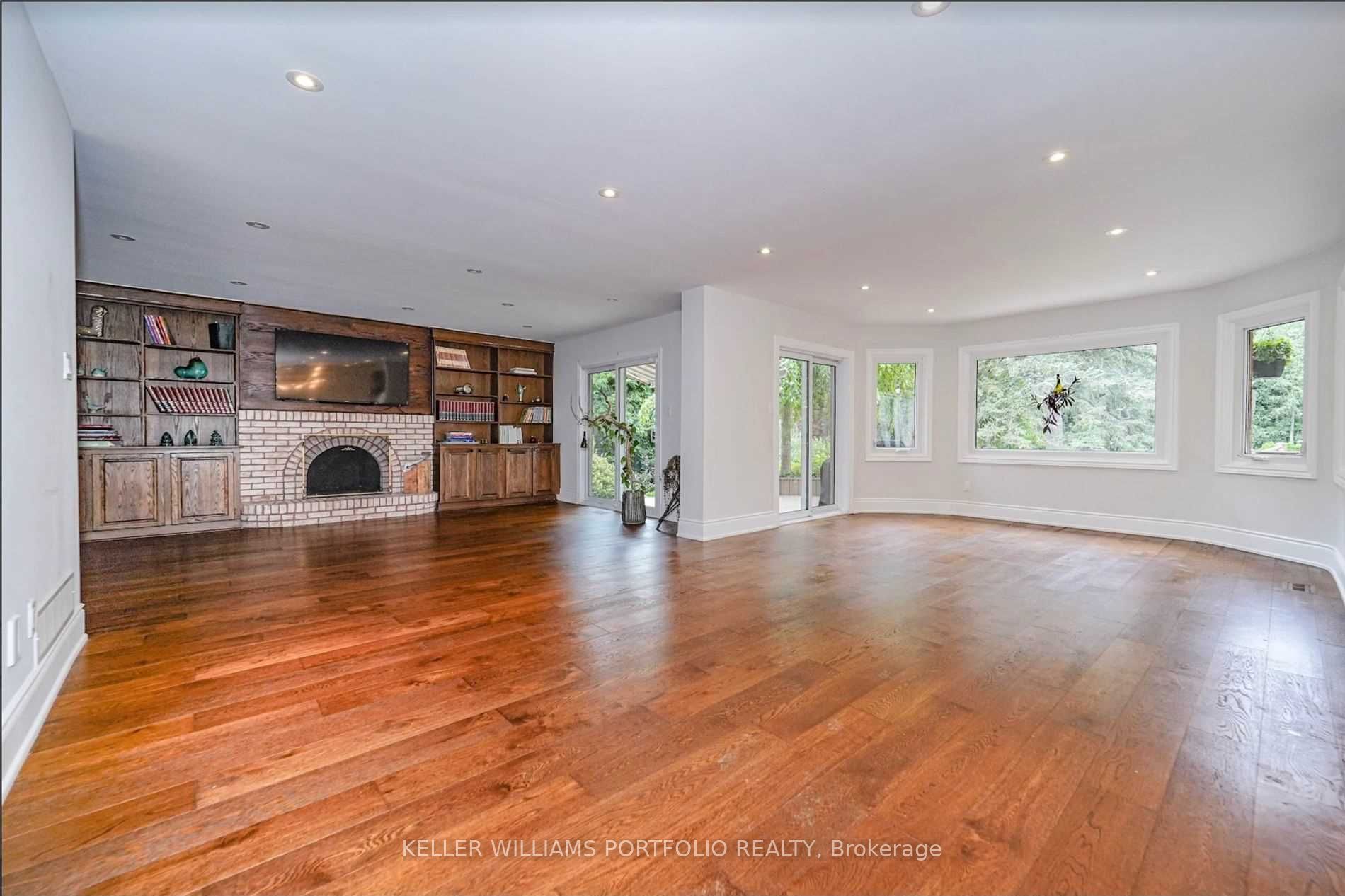 16 Paul St