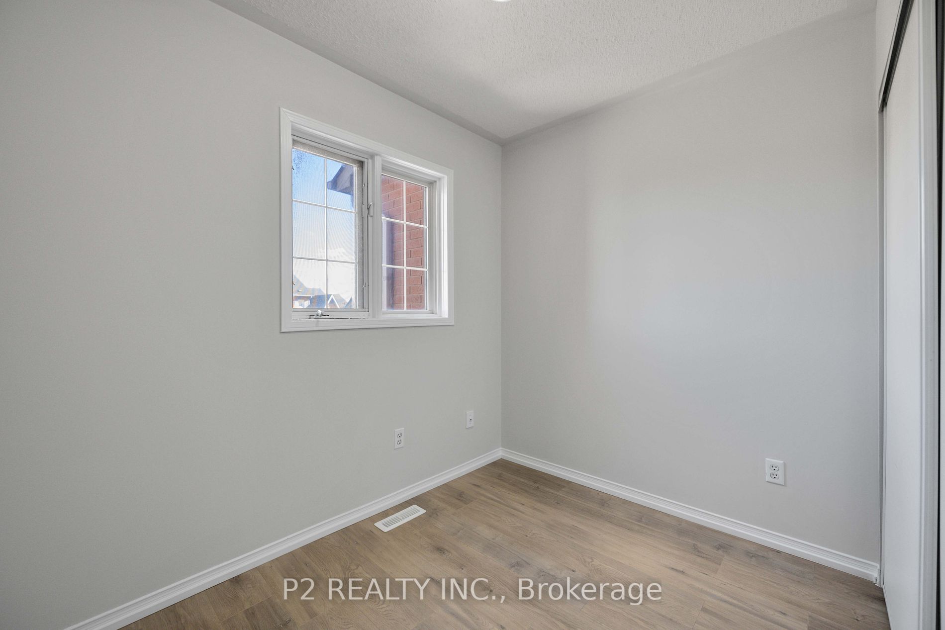 6 Prestwick Ave