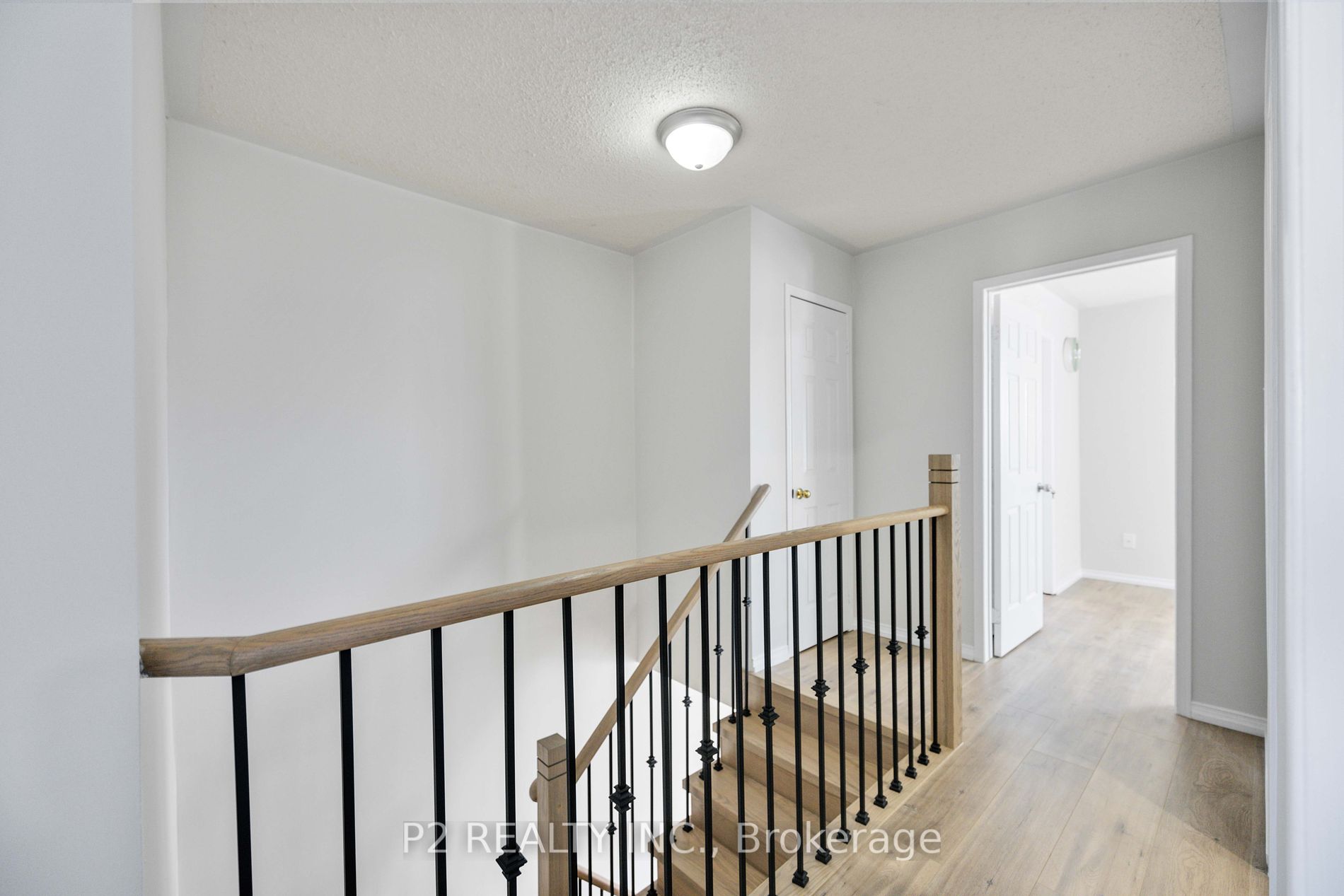 6 Prestwick Ave