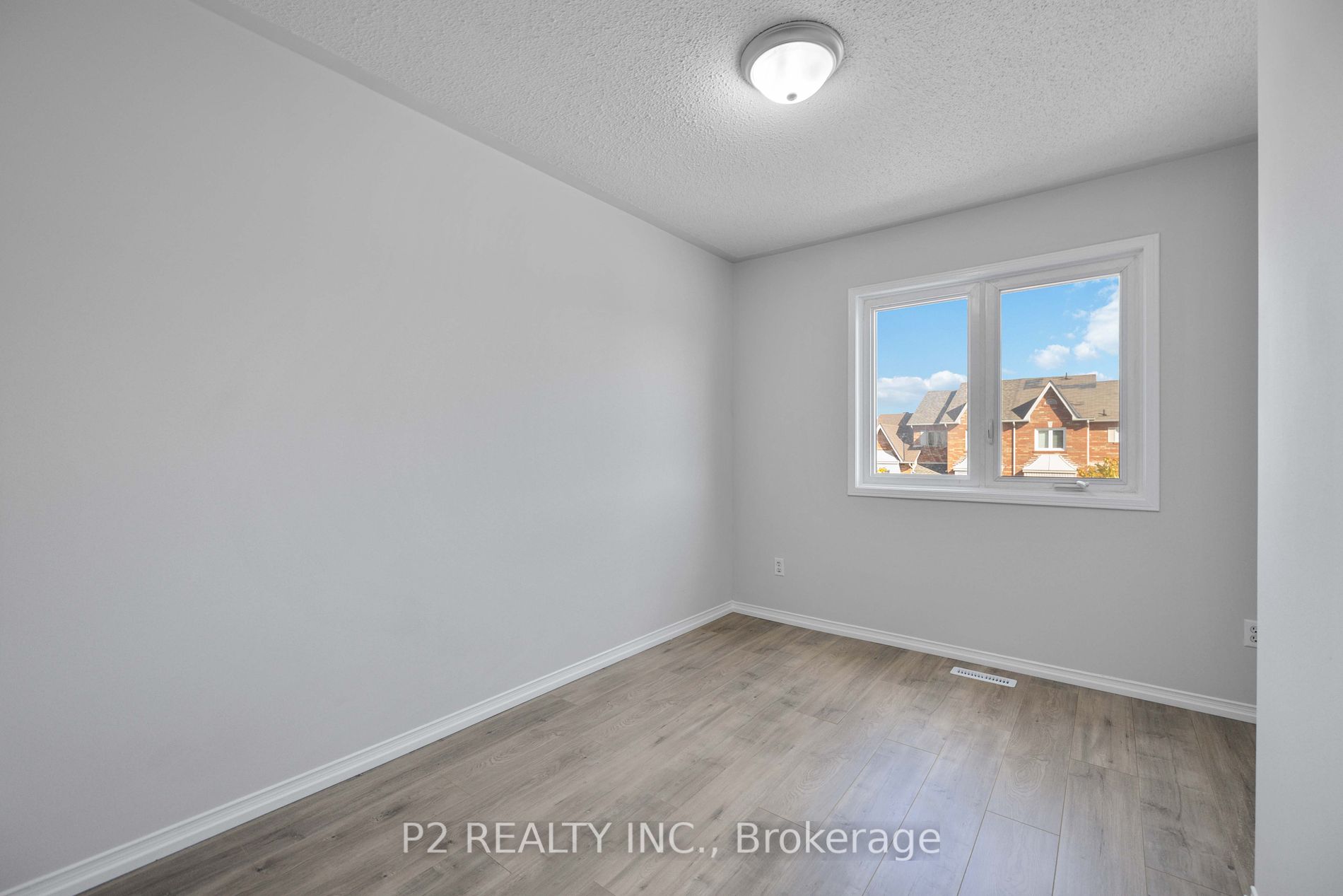 6 Prestwick Ave
