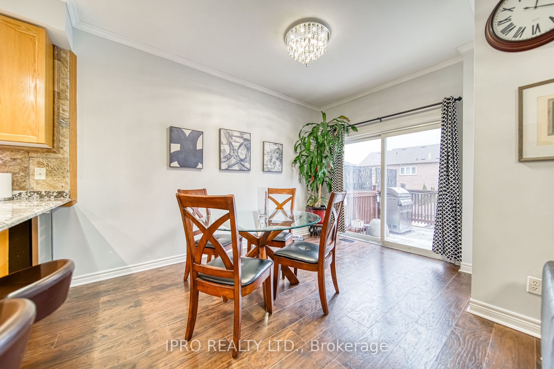 32 Arco Circle