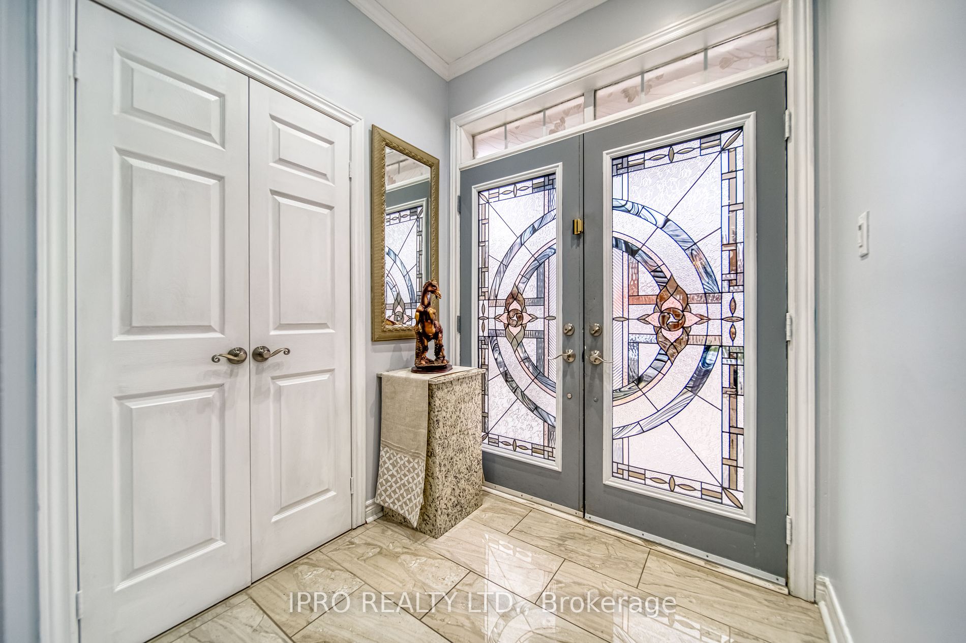 32 Arco Circle