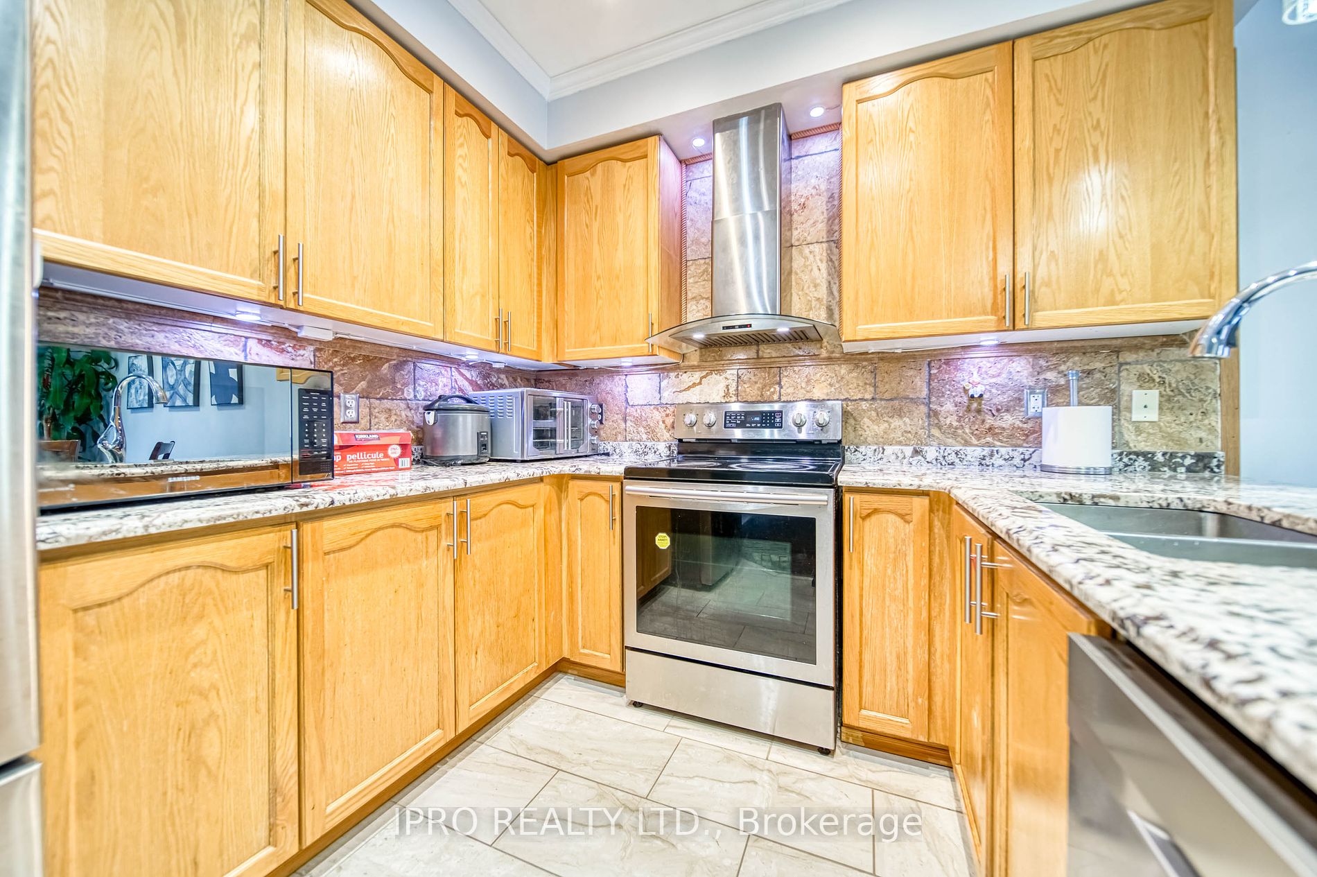 32 Arco Circle