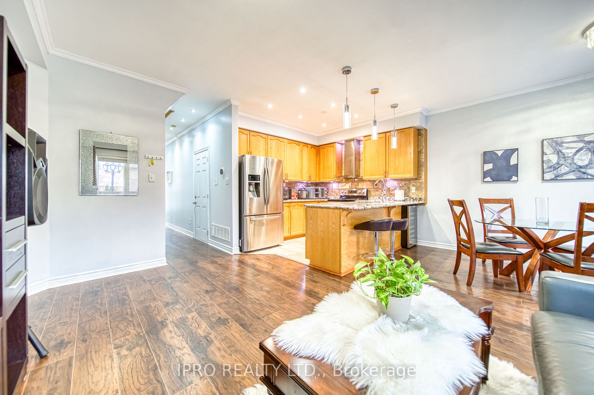 32 Arco Circle