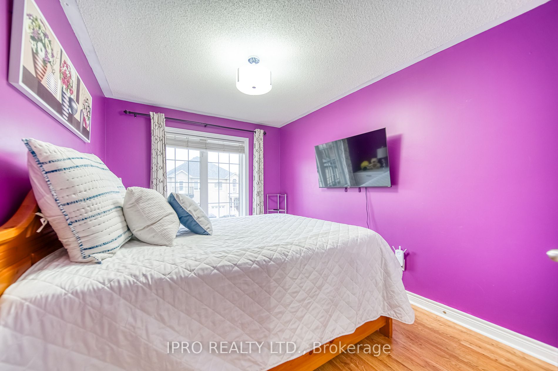 32 Arco Circle