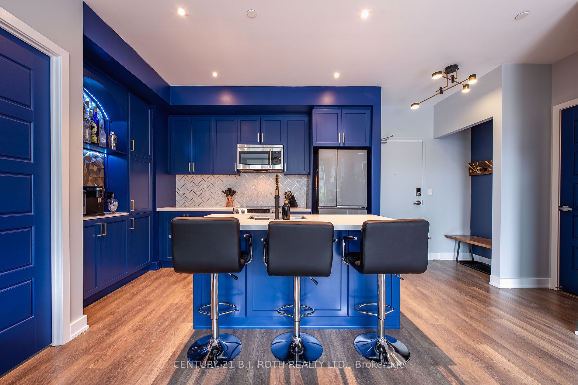 375 SEA RAY Avenue, #116