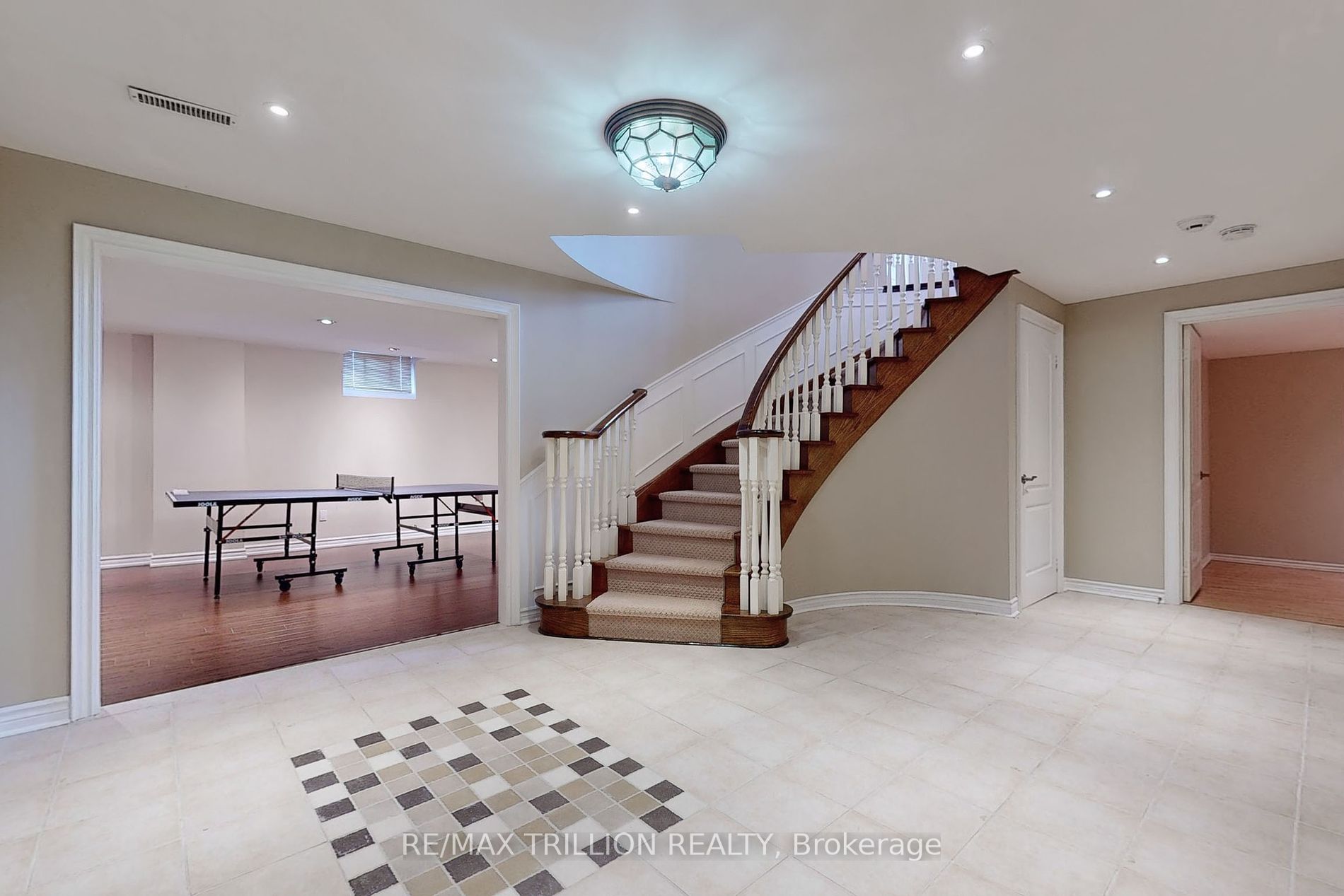 2 Avery Court