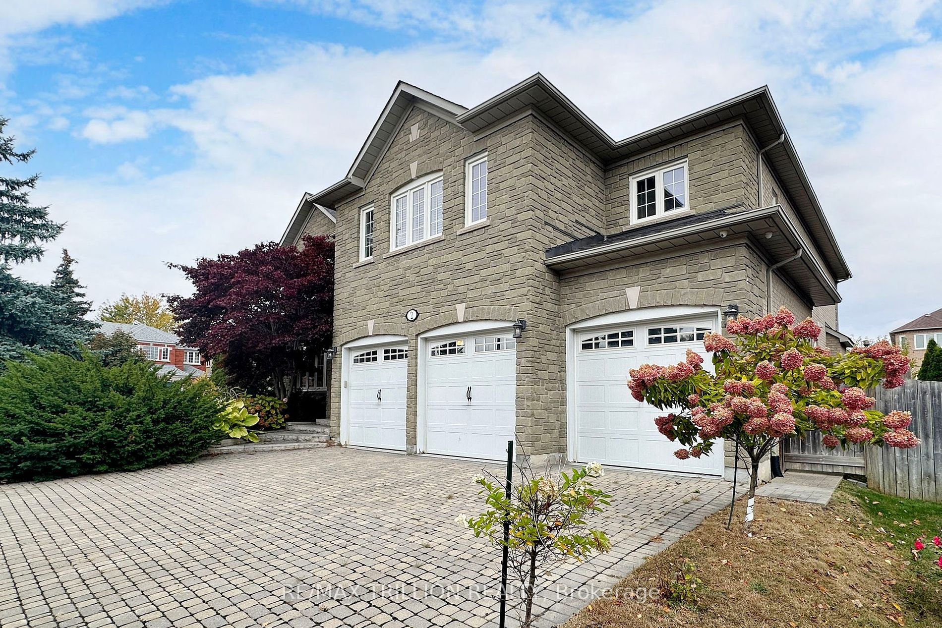 2 Avery Court