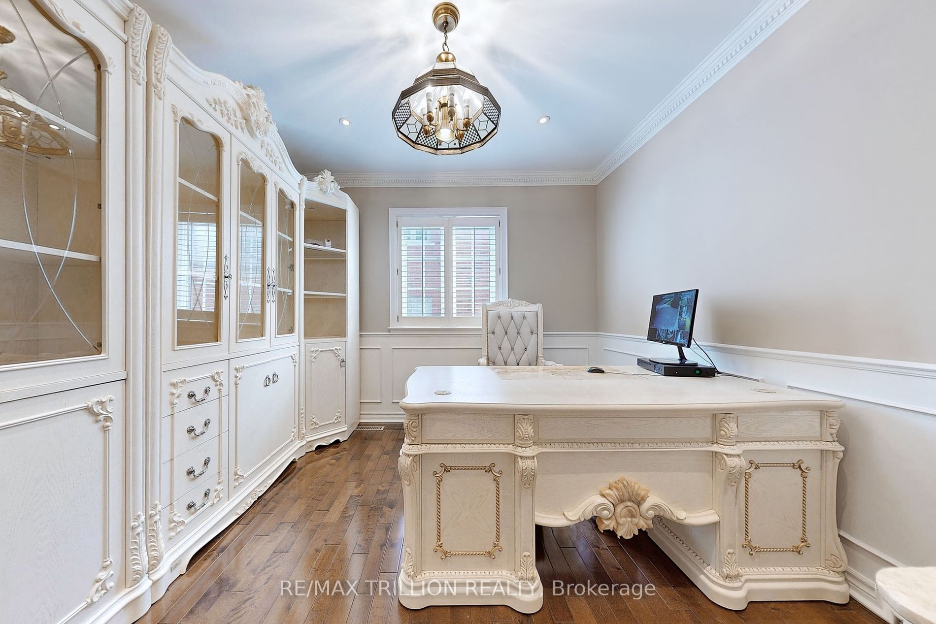 2 Avery Court