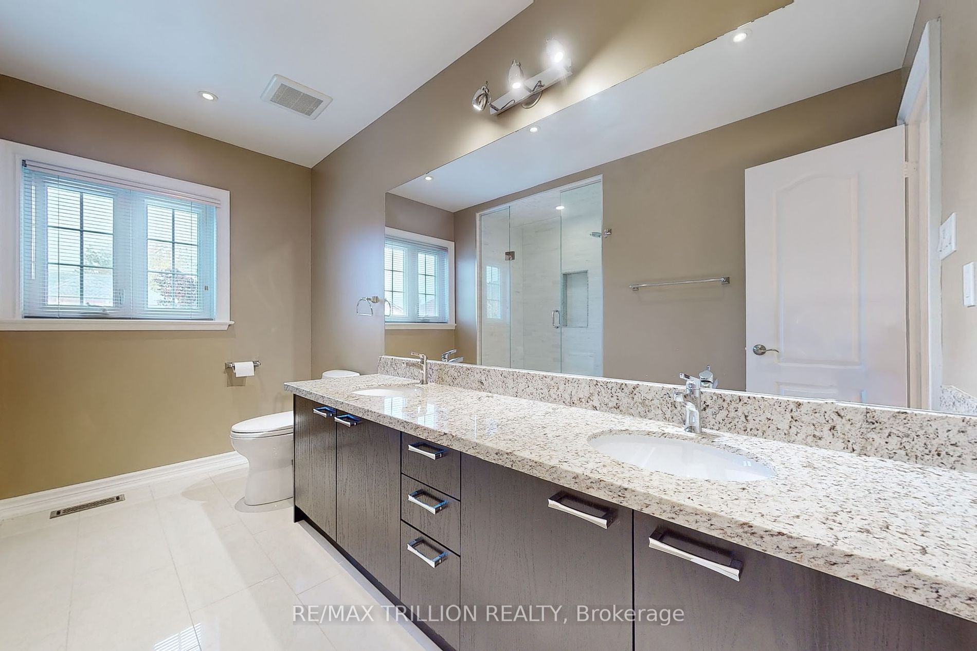 2 Avery Court
