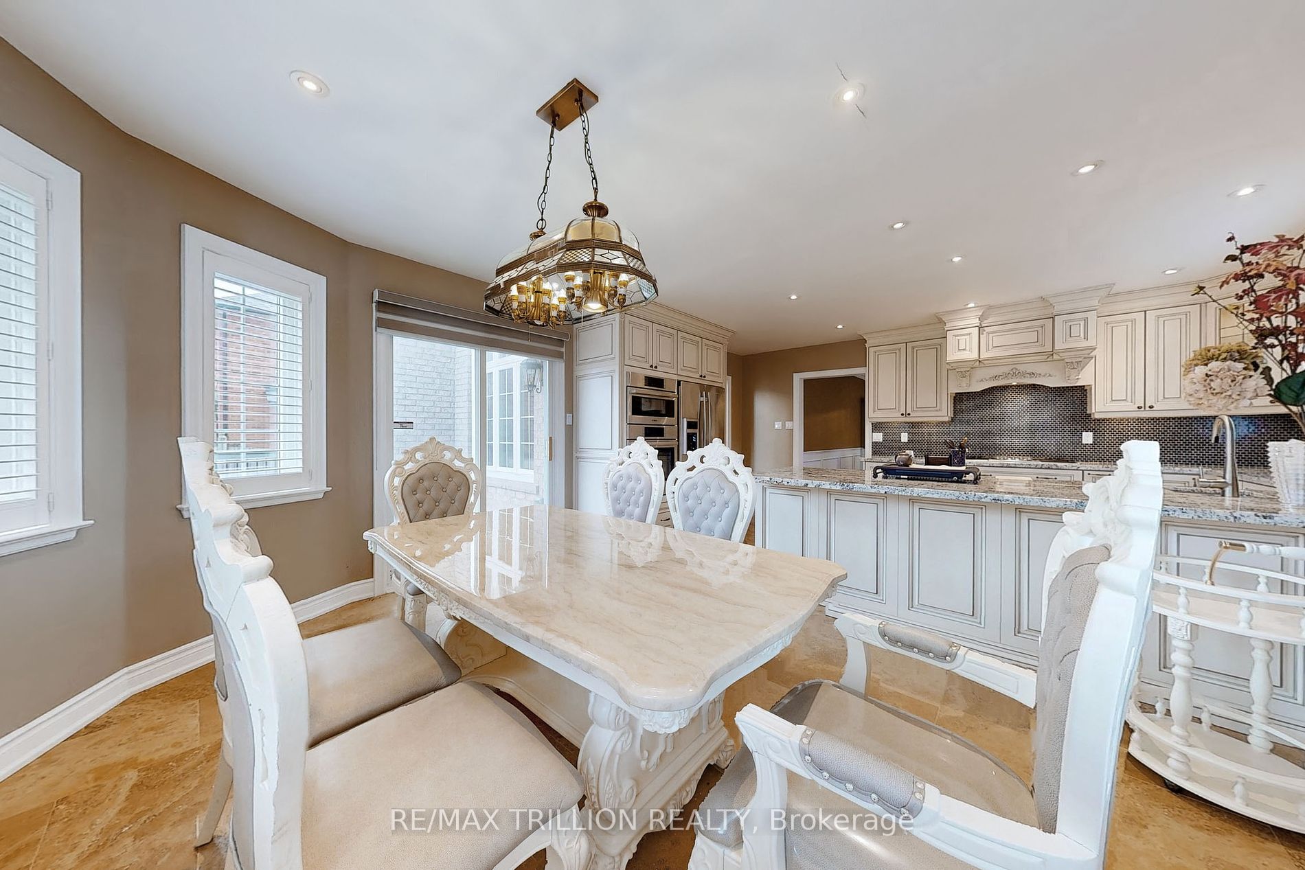 2 Avery Court