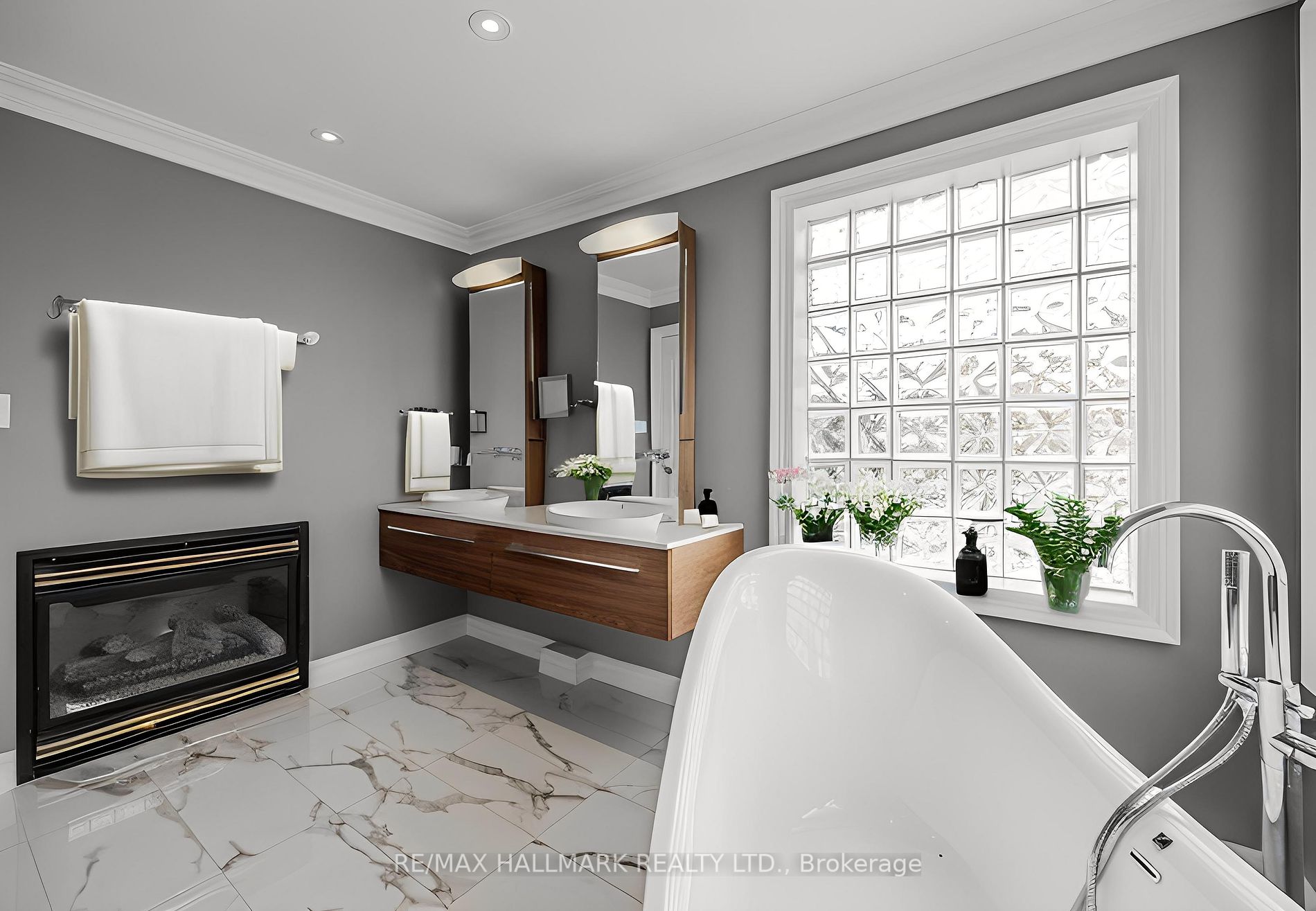 138 Elgin Mills Rd W