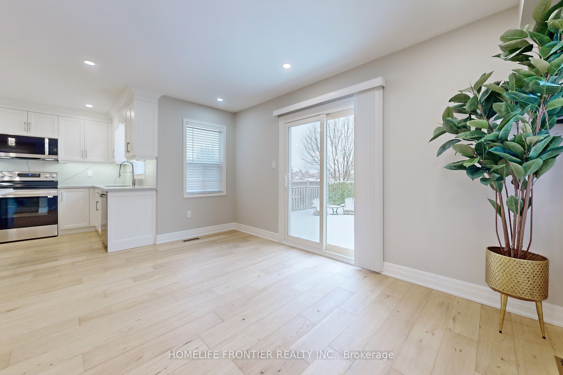 10 Delattaye Avenue