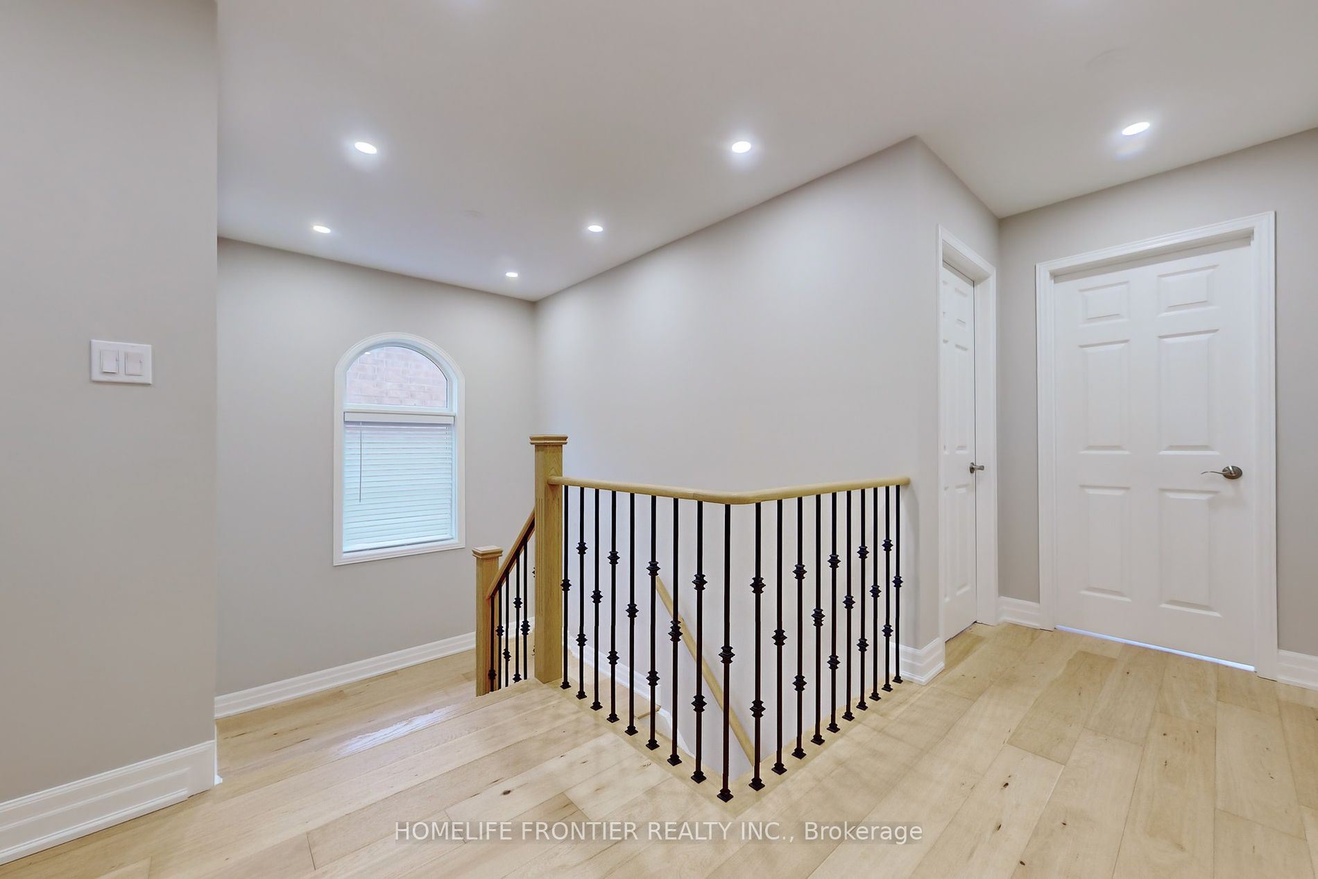 10 Delattaye Avenue