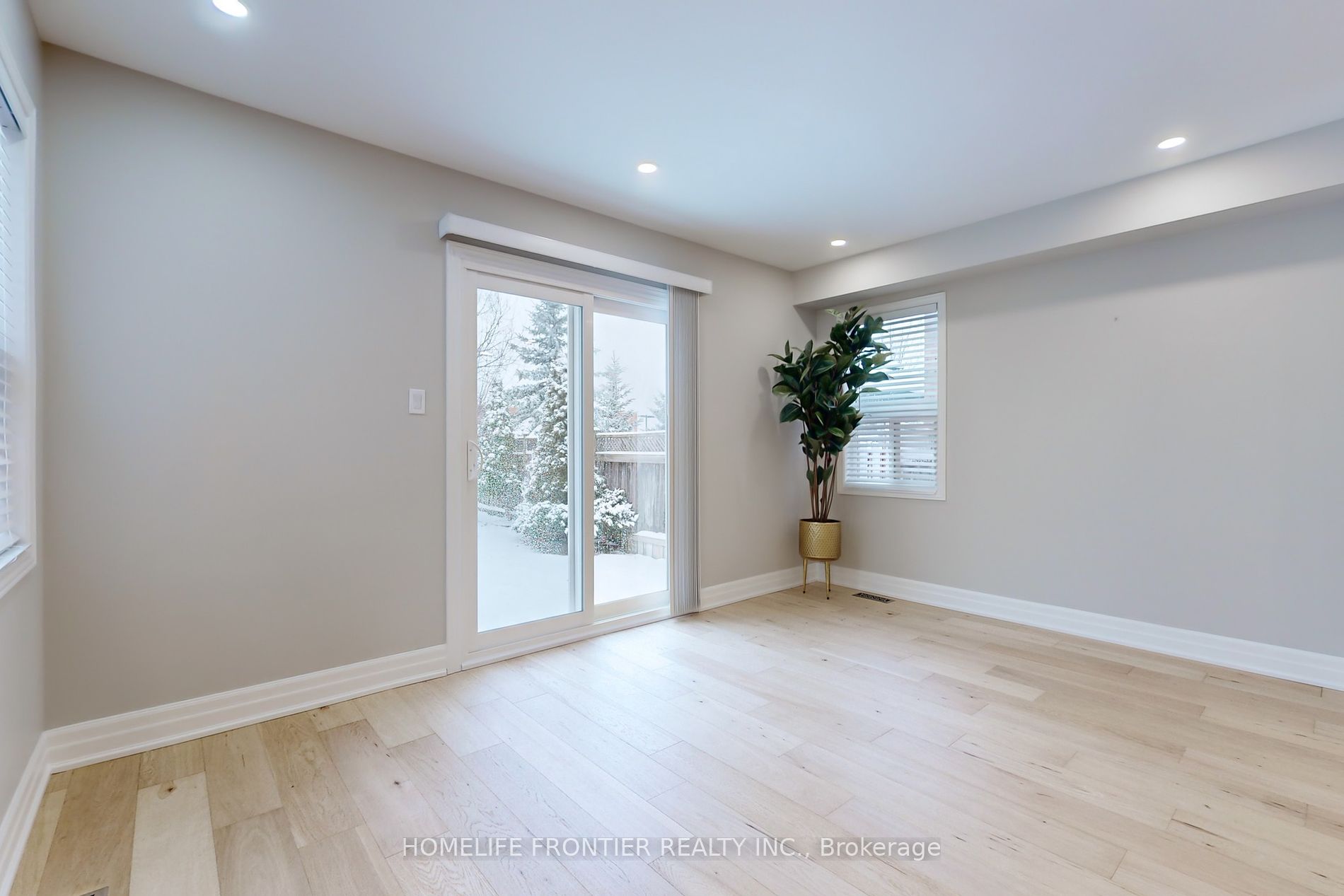 10 Delattaye Avenue