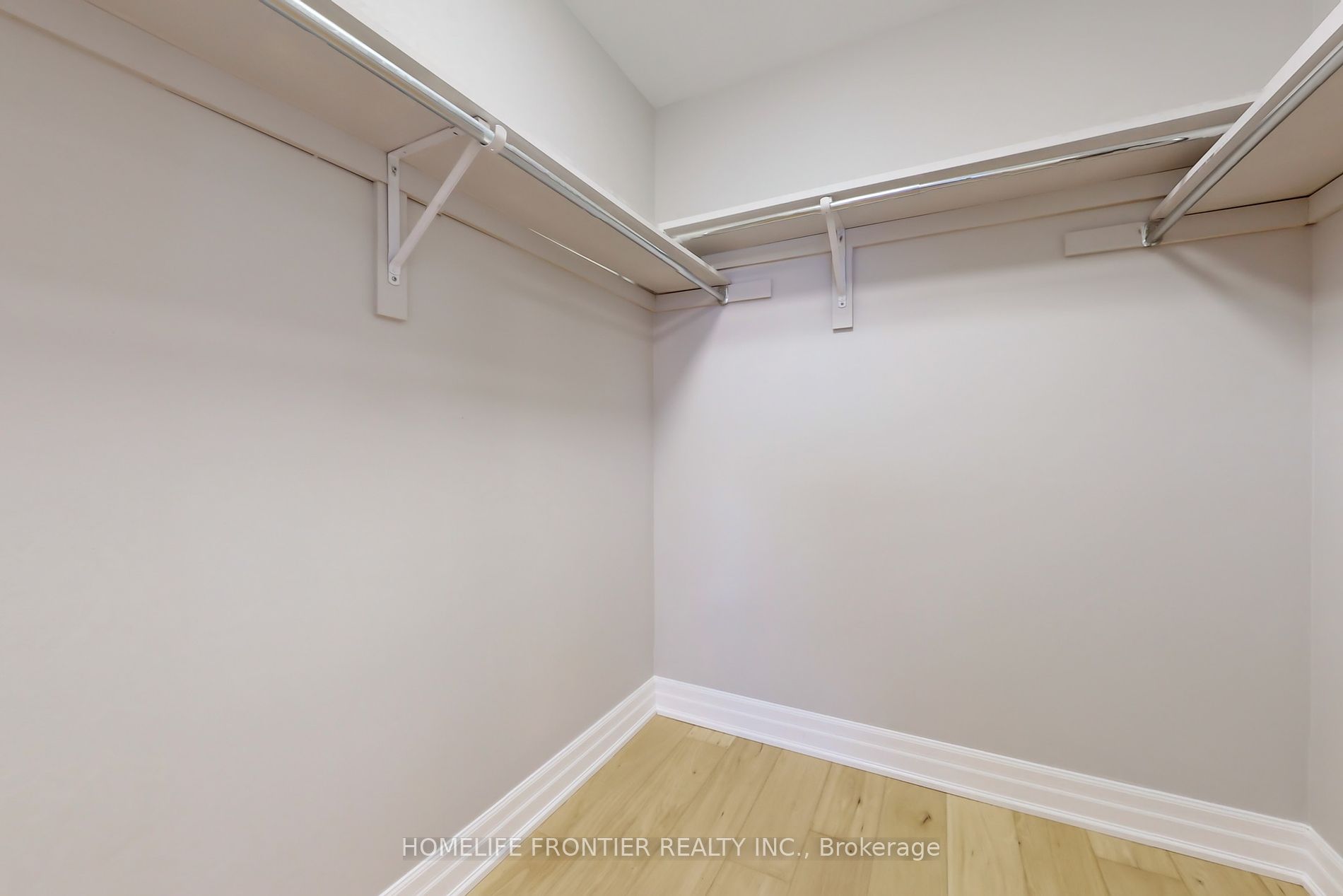 10 Delattaye Avenue