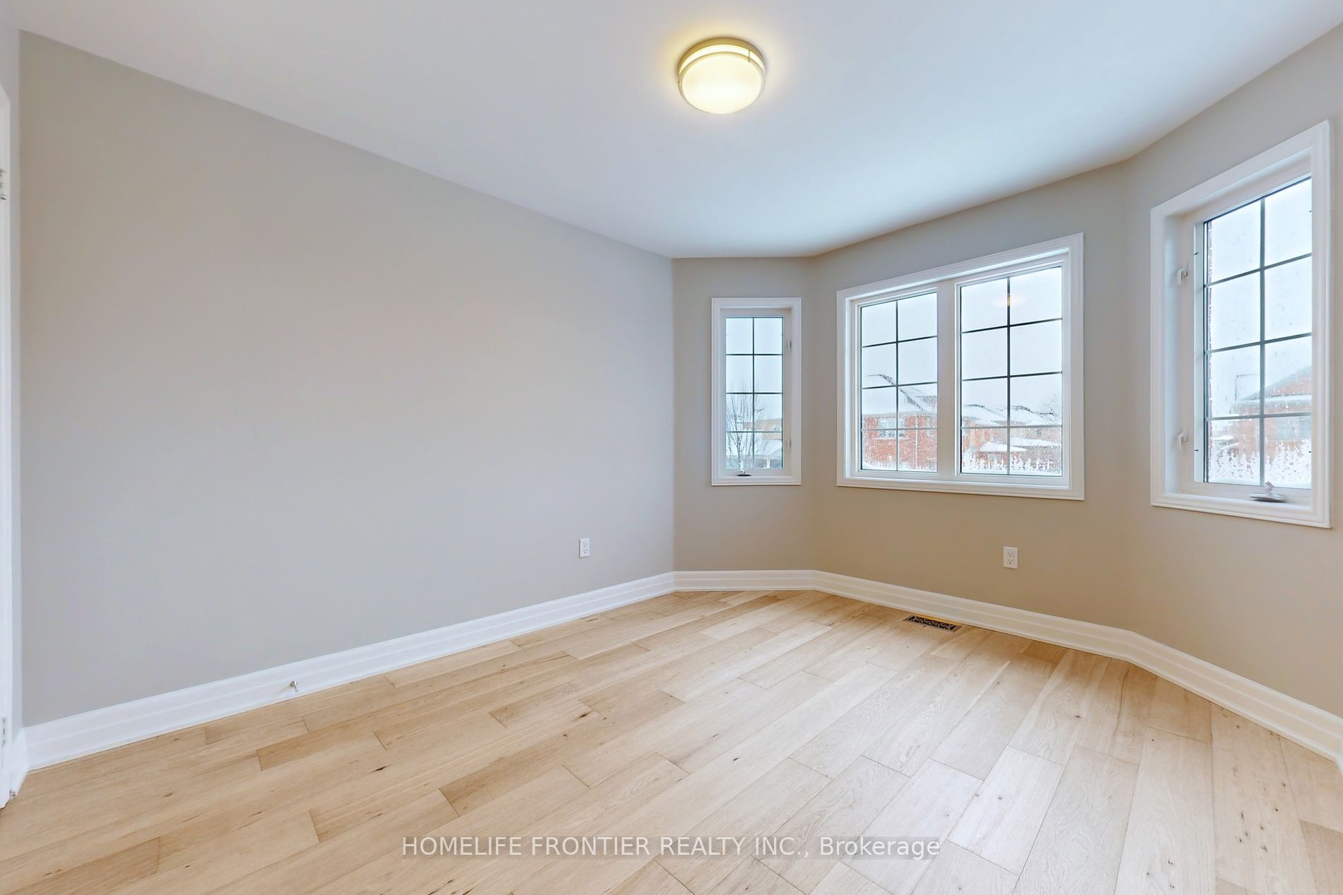 10 Delattaye Avenue