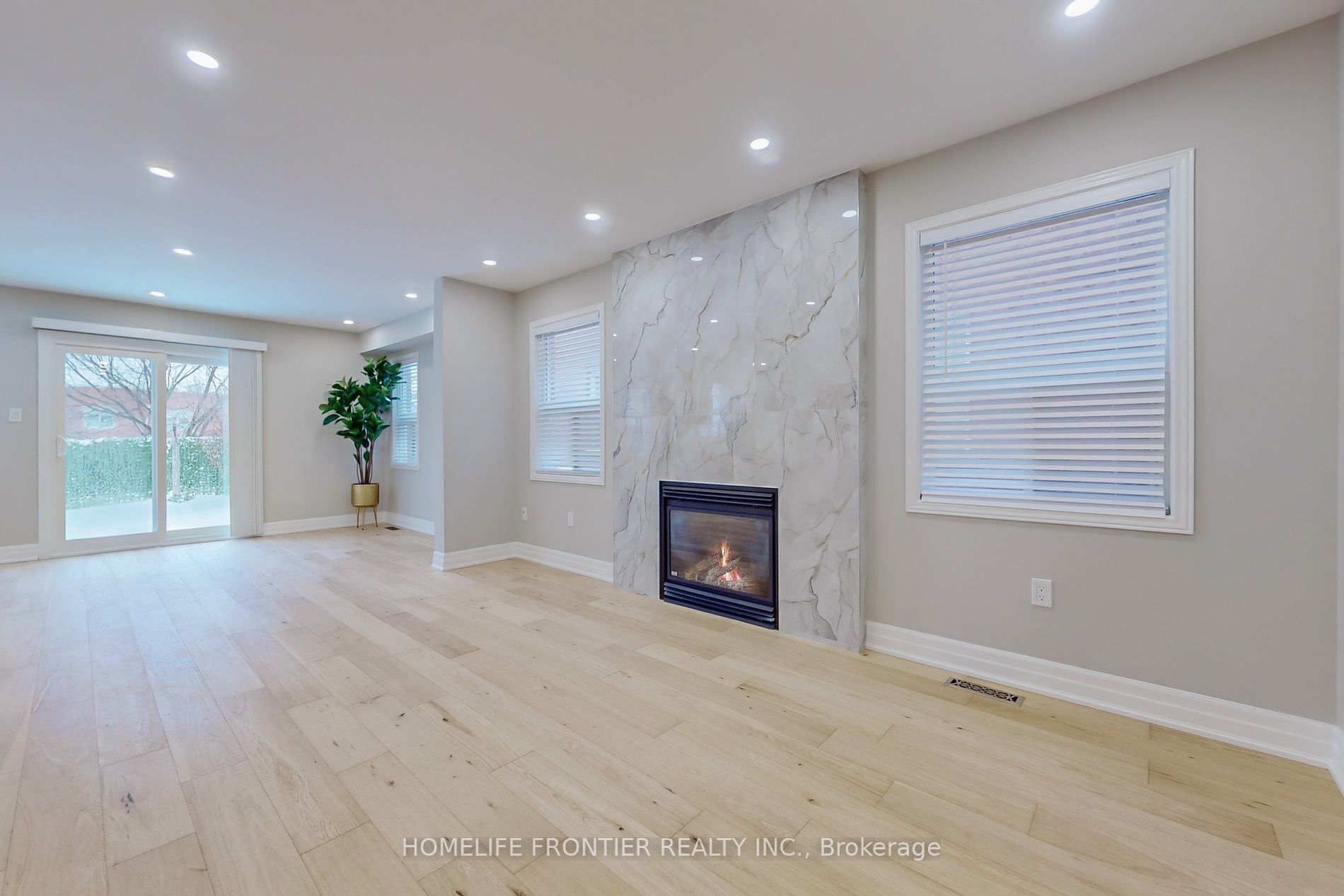 10 Delattaye Avenue