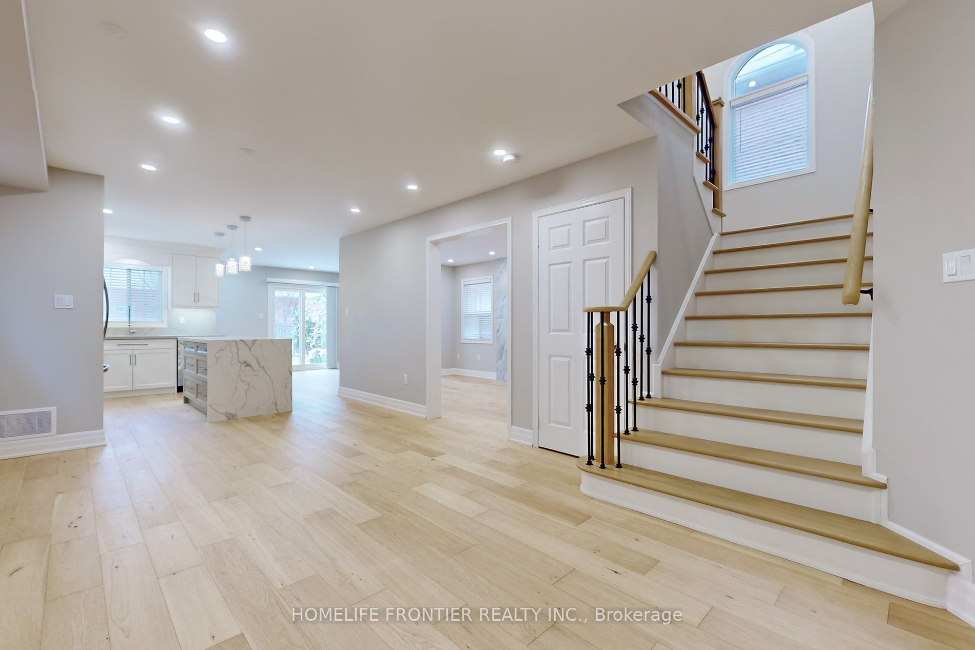 10 Delattaye Avenue