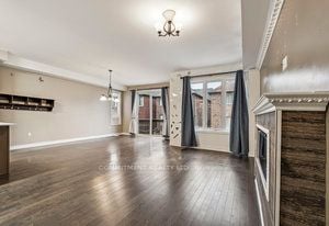 1995 Mcneil St E