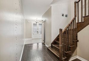1995 Mcneil St E