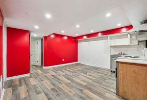 1995 Mcneil St E