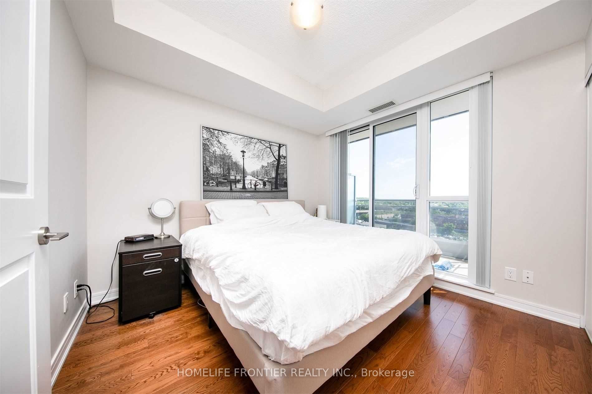 9199 Yonge St, #910
