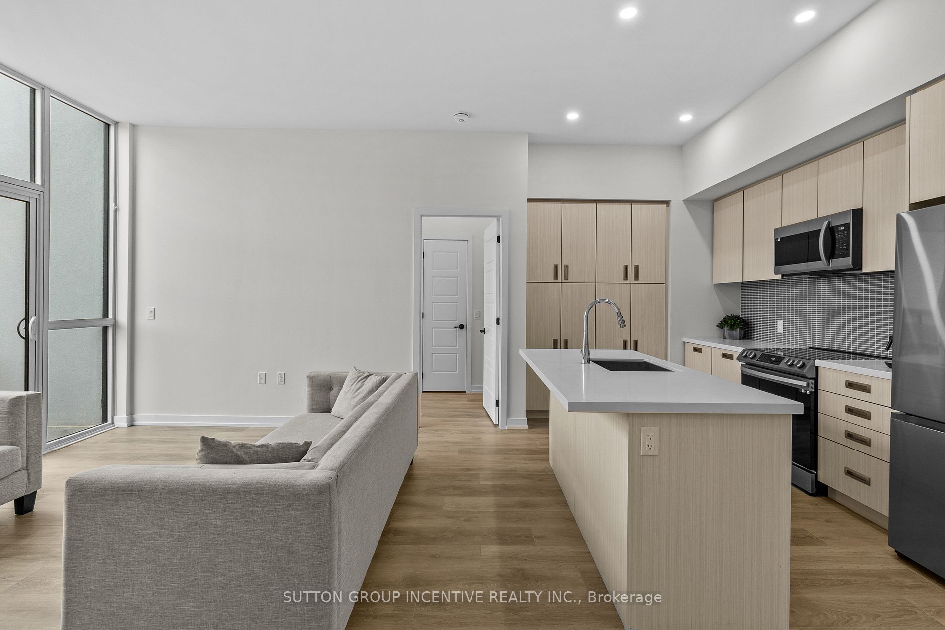 415 SEA RAY Avenue #431