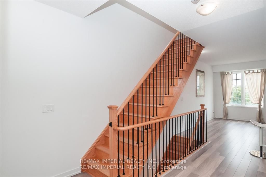 312 Clay Stones St