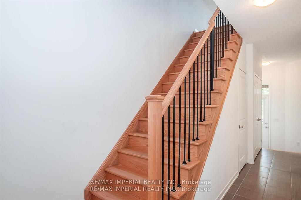 312 Clay Stones St